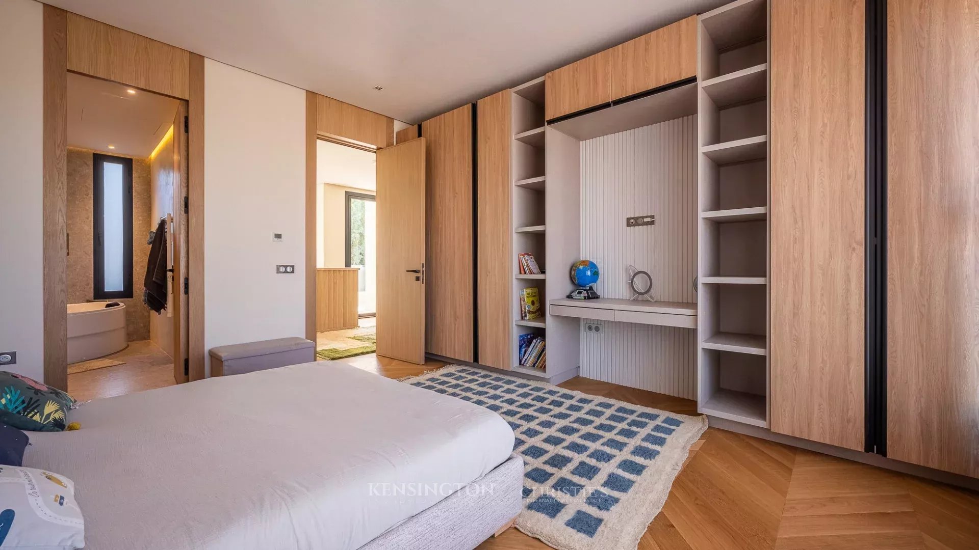 4 Bedroom Villa/Townhouse's Image 33