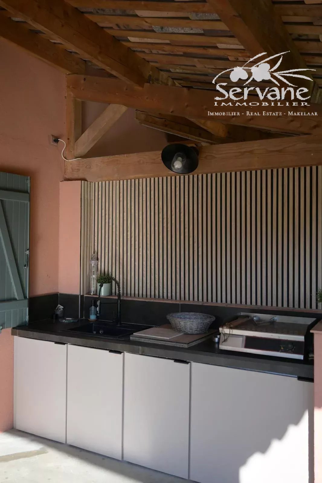 COTIGNAC CHARMING HOUSE WITH INDEPENDANT APARTMENT