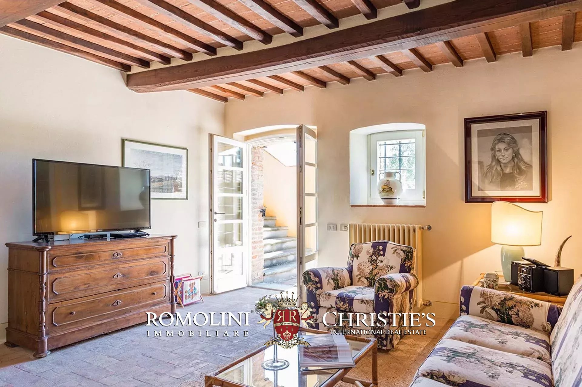6 Bedroom Villa/Townhouse's Image 27