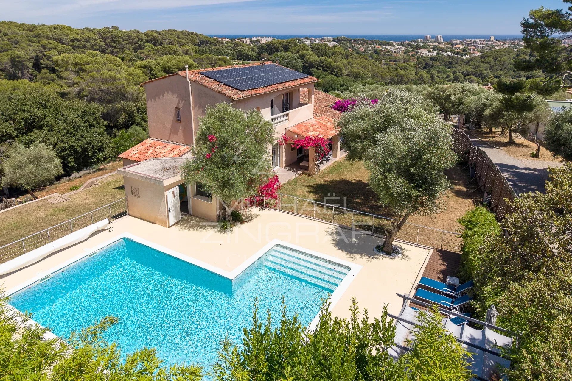 5 Bedroom Villa/Townhouse's Image 14