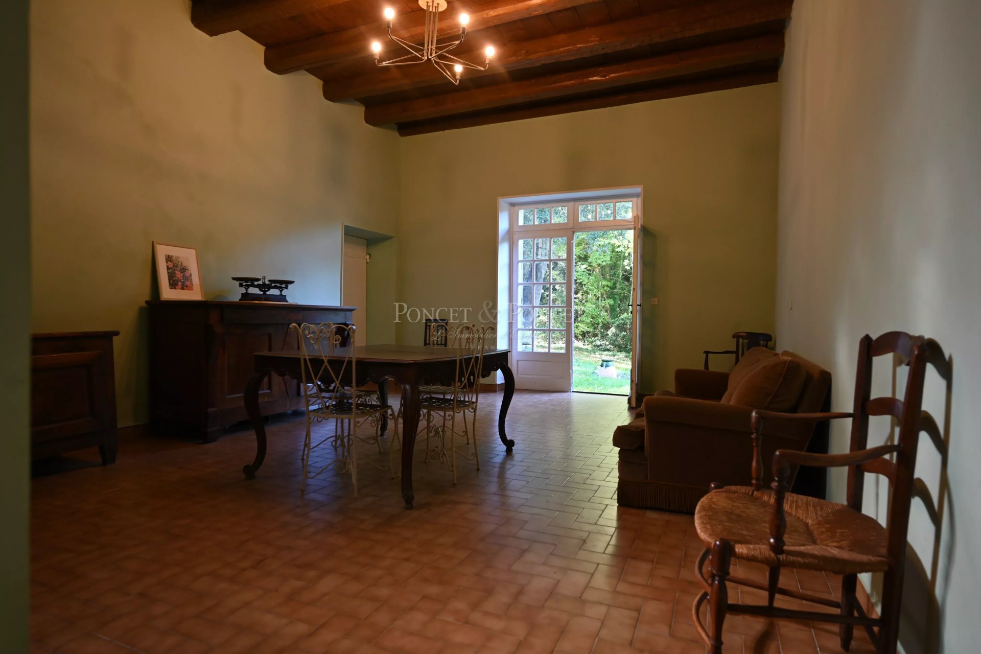 7 Bedroom Villa/Townhouse's Image 12