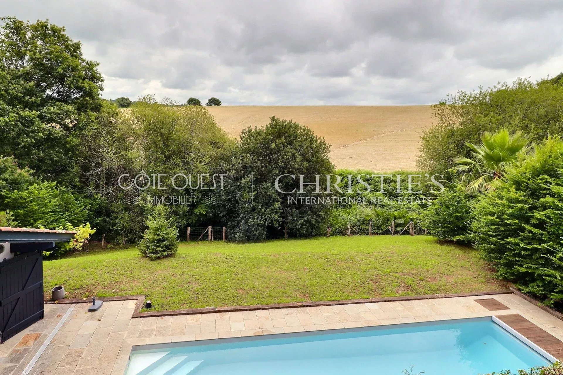 6 Bedroom Villa/Townhouse's Image 10