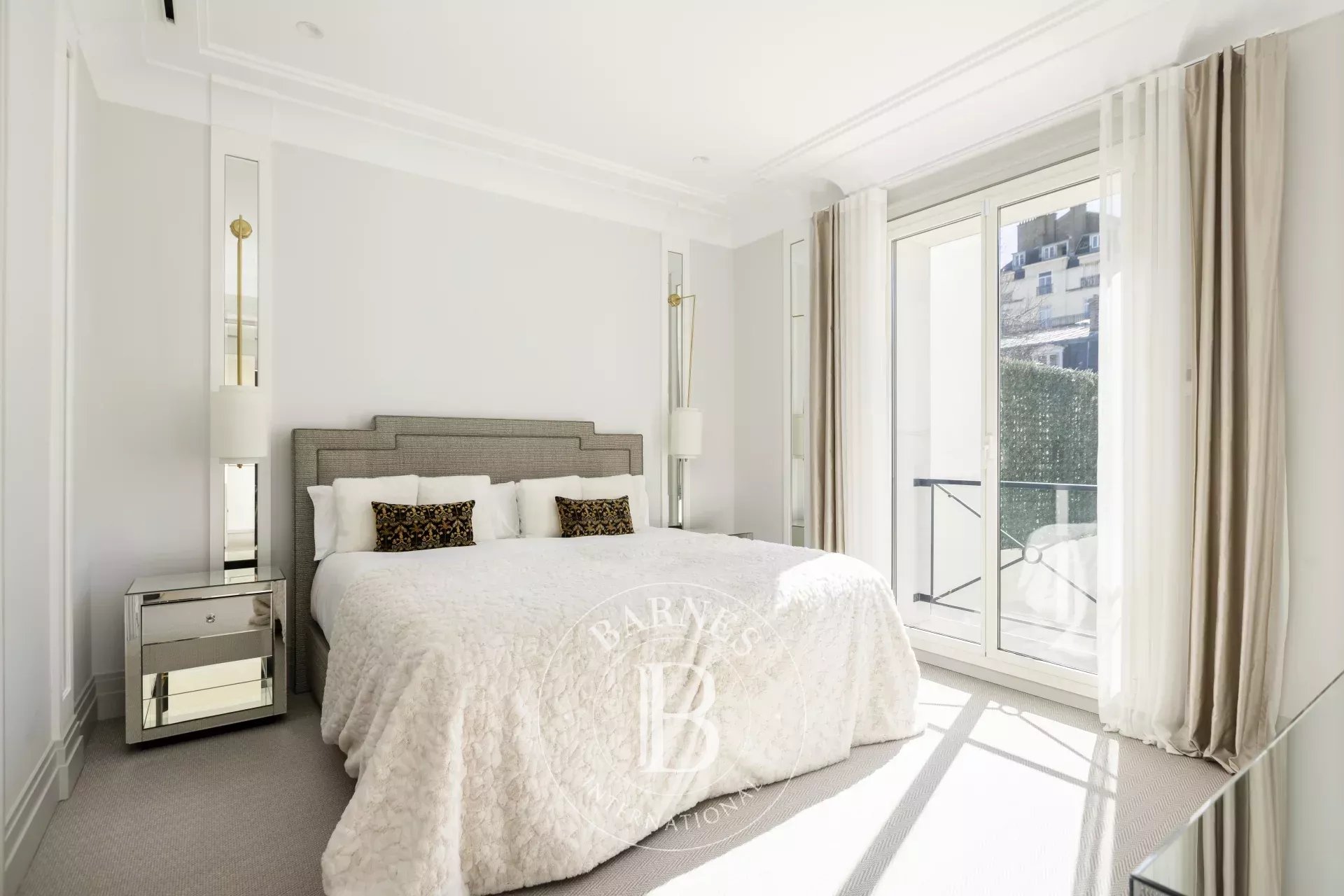 Neuilly-sur-Seine  - Mansion 5 Bedrooms - picture 9