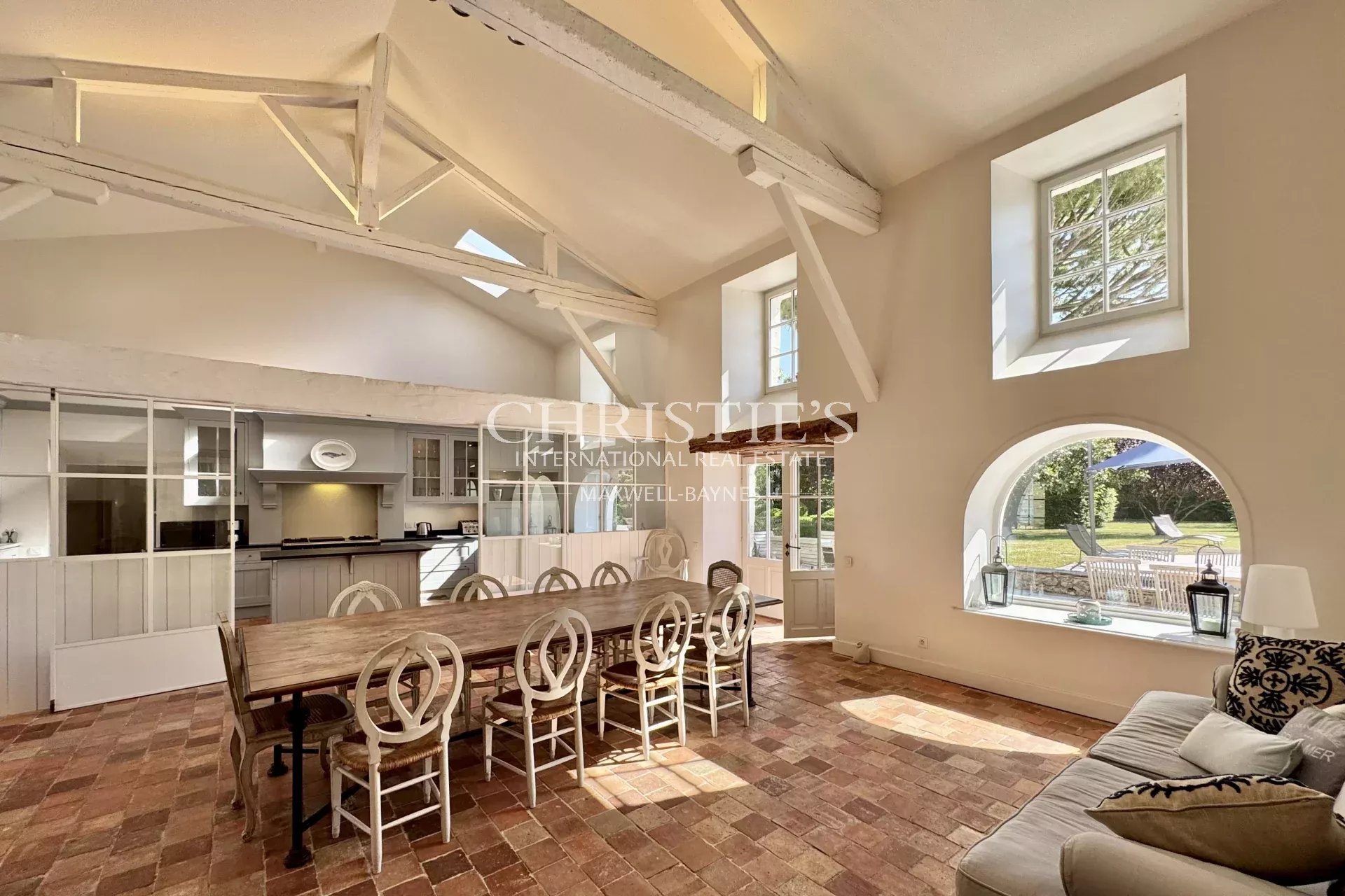 10 Bedroom Villa/Townhouse's Image 9