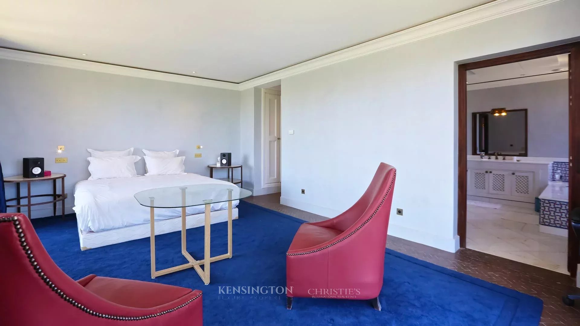 9 Bedroom Villa/Townhouse's Image 23
