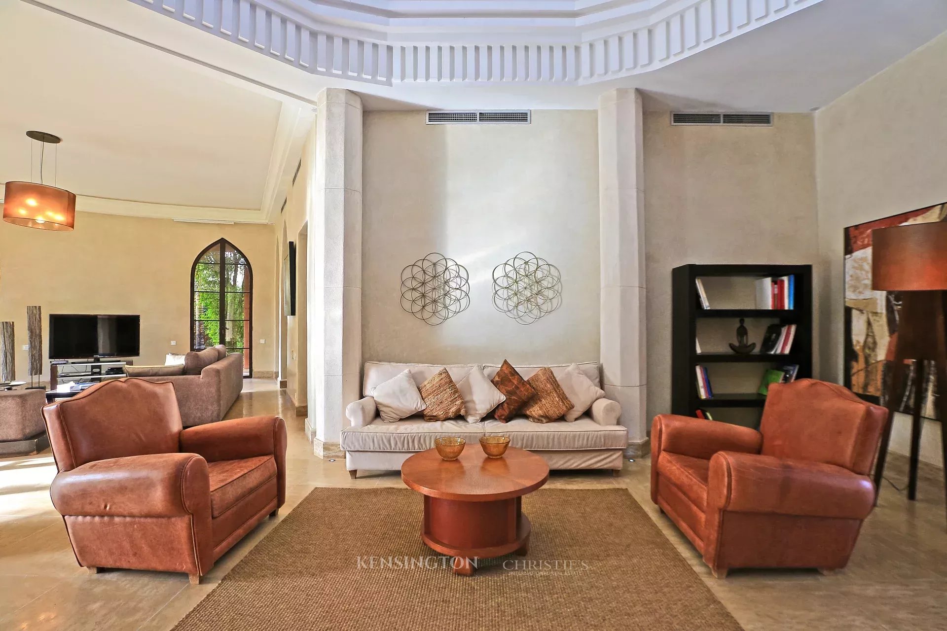 6 Bedroom Villa/Townhouse's Image 8
