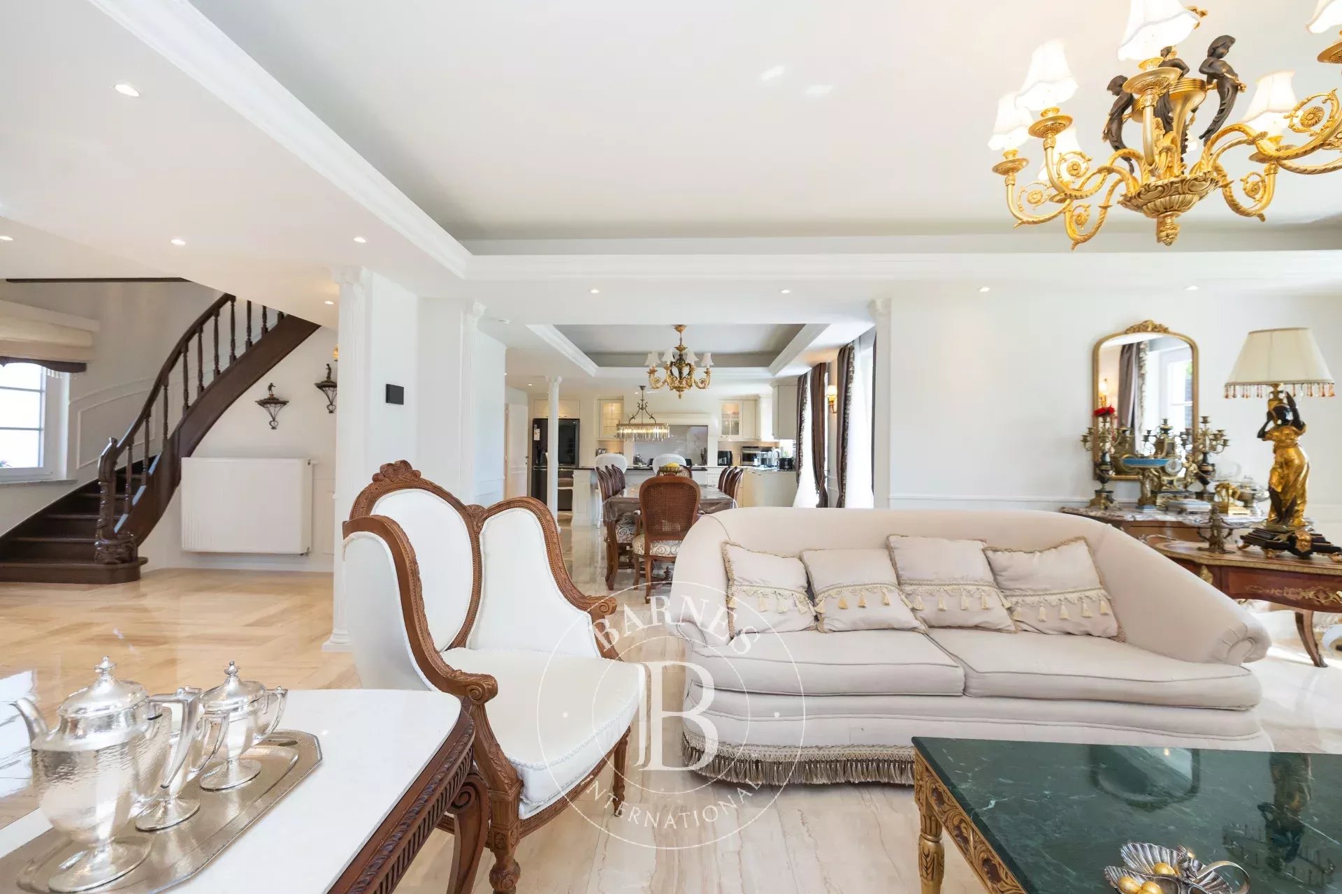 Charmante villa dans le prestigieux quartier des Chasseurs
