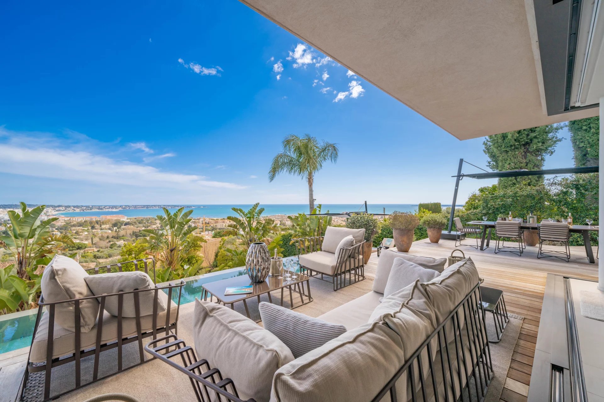 PROCHE DE CANNES - VILLA CONTEMPORAINE NEUVE - VUE MER PANORAMIQUE - picture 2