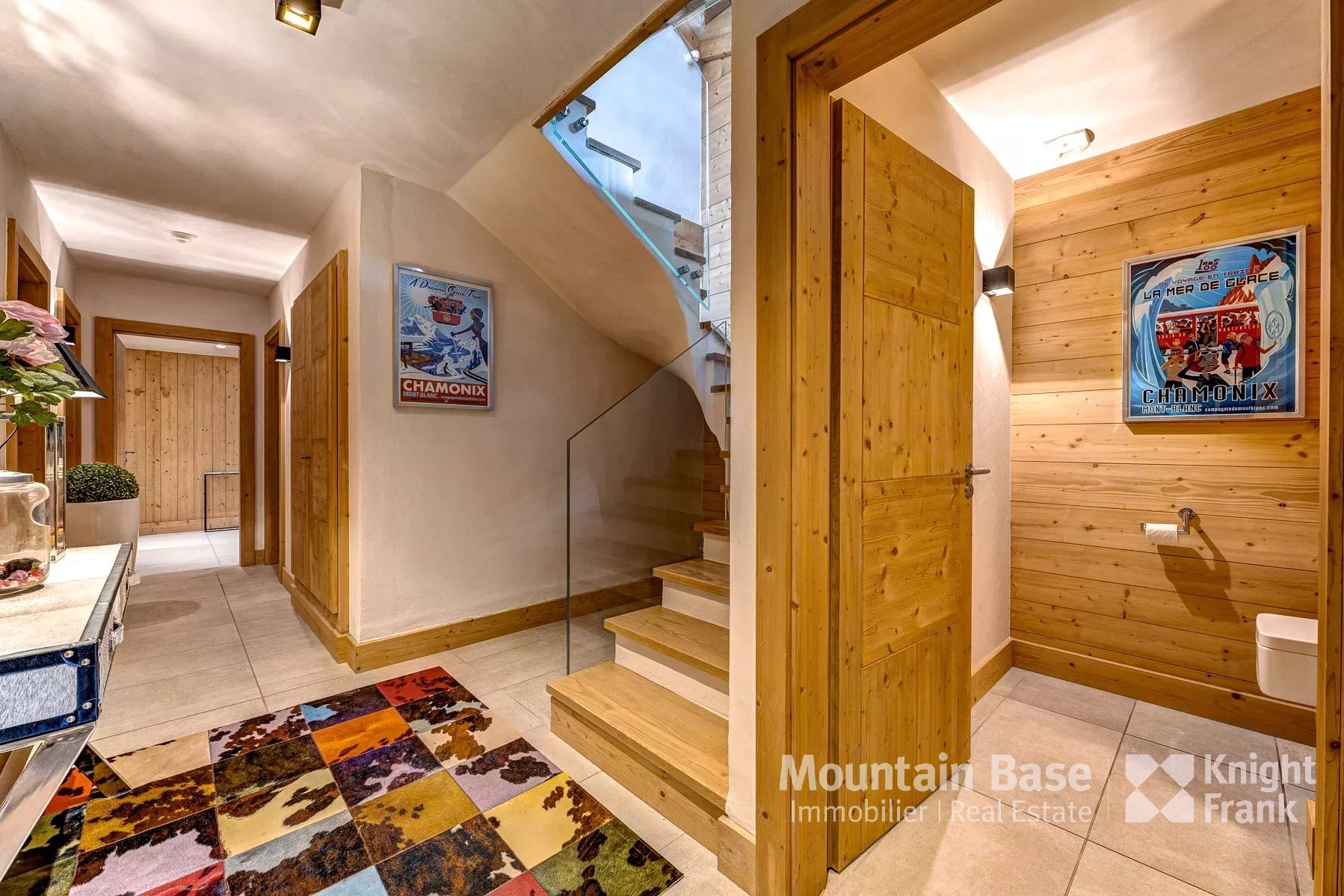 Photo of Beautifully finished 5 bedroom chalet with independent apartment in Les Houches