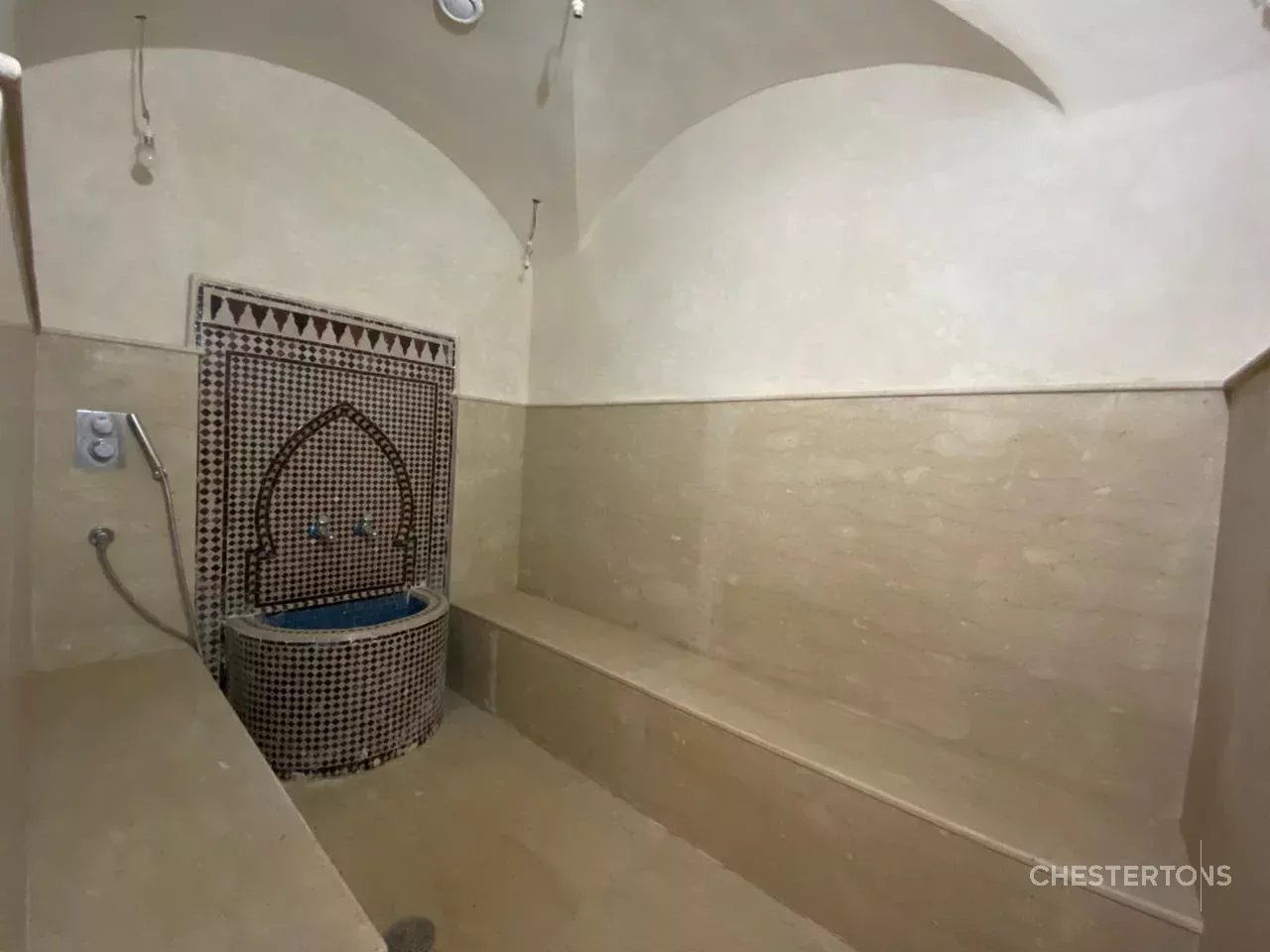  Image of Villa - 6 Bedrooms for Sale in Marrakech-Ménara-Marrakech-Morocco, Image 16