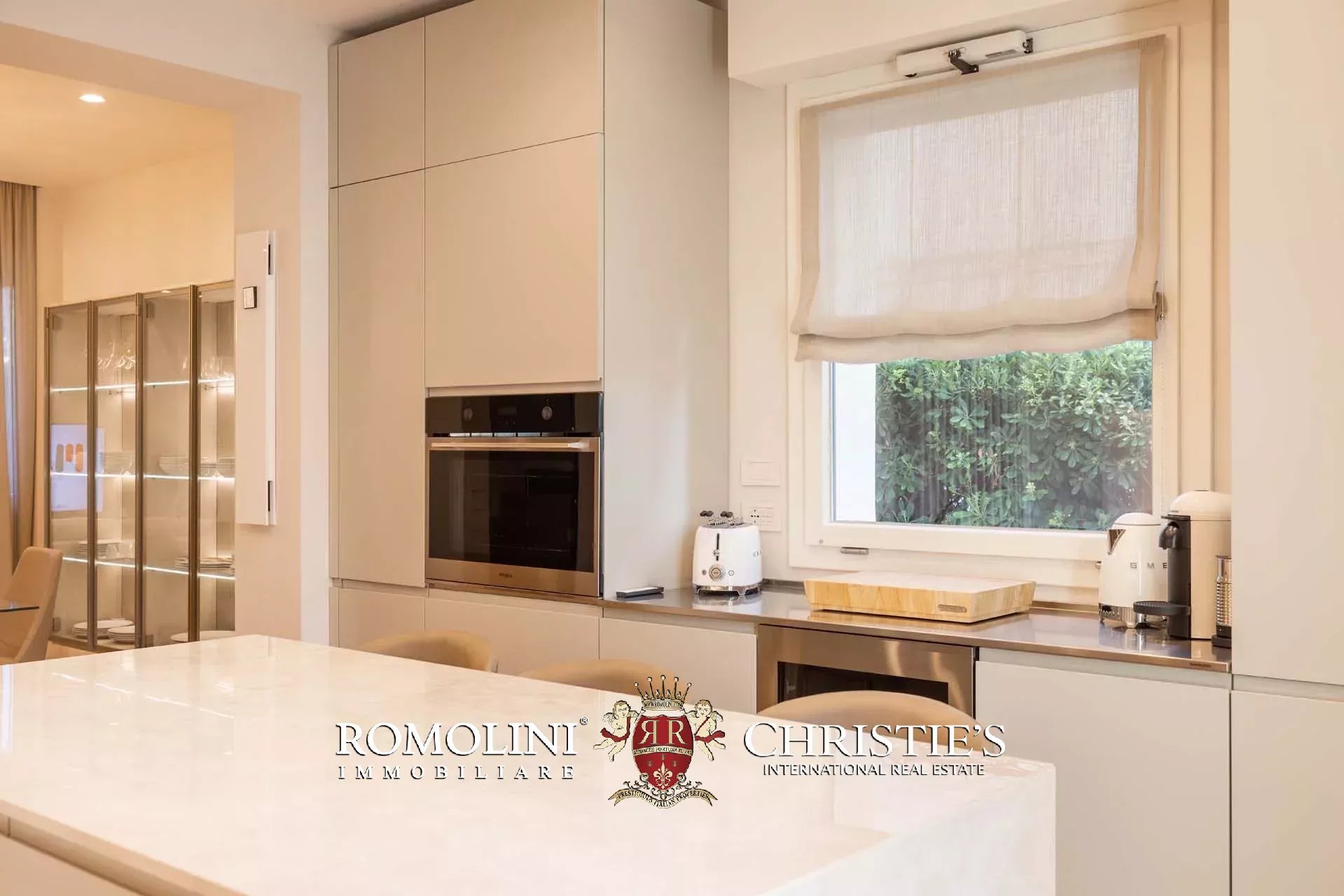 5 Bedroom Villa/Townhouse's Image 4