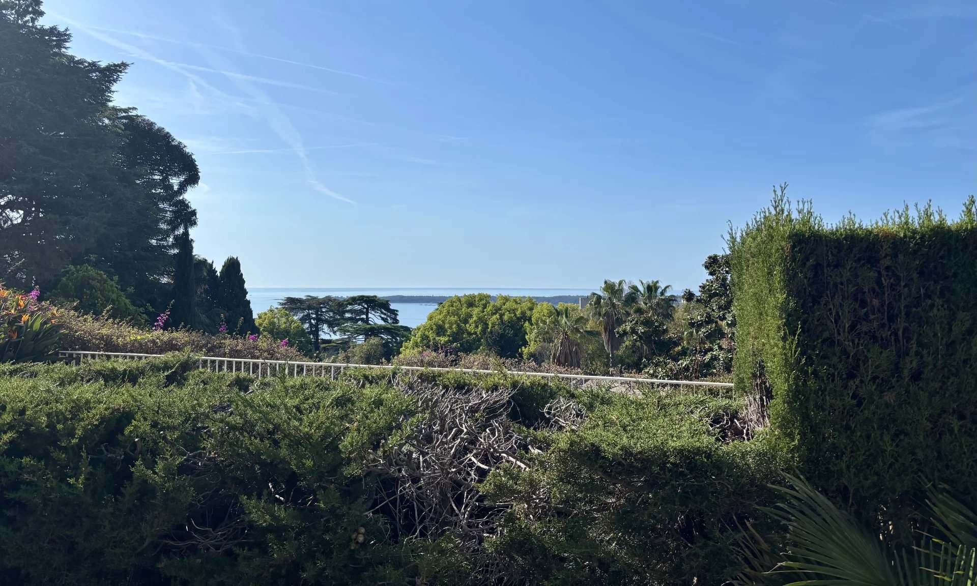 Cannes Californie - RDJ vue mer de 89m²