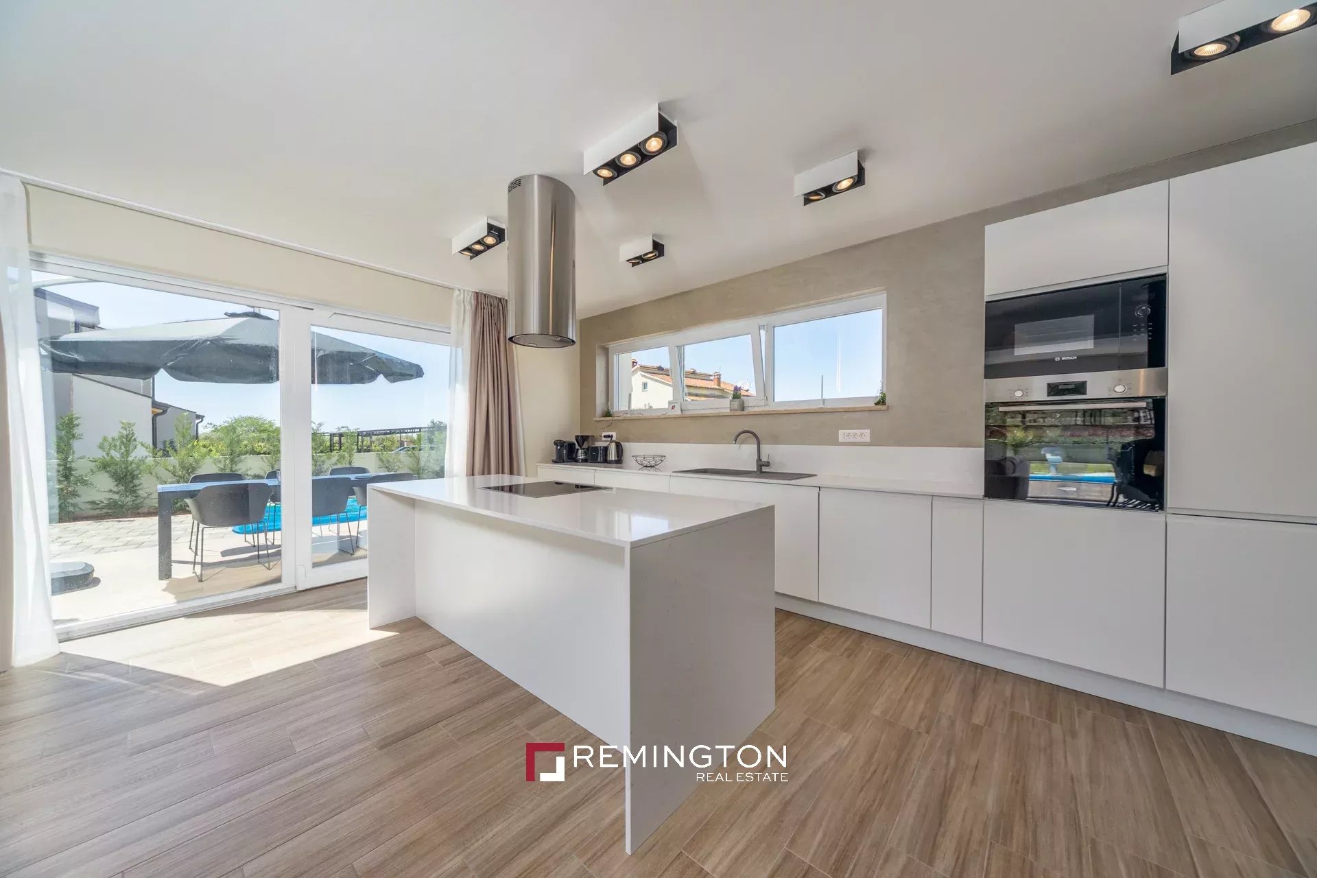 6 Bedroom Villa/Townhouse's Image 3