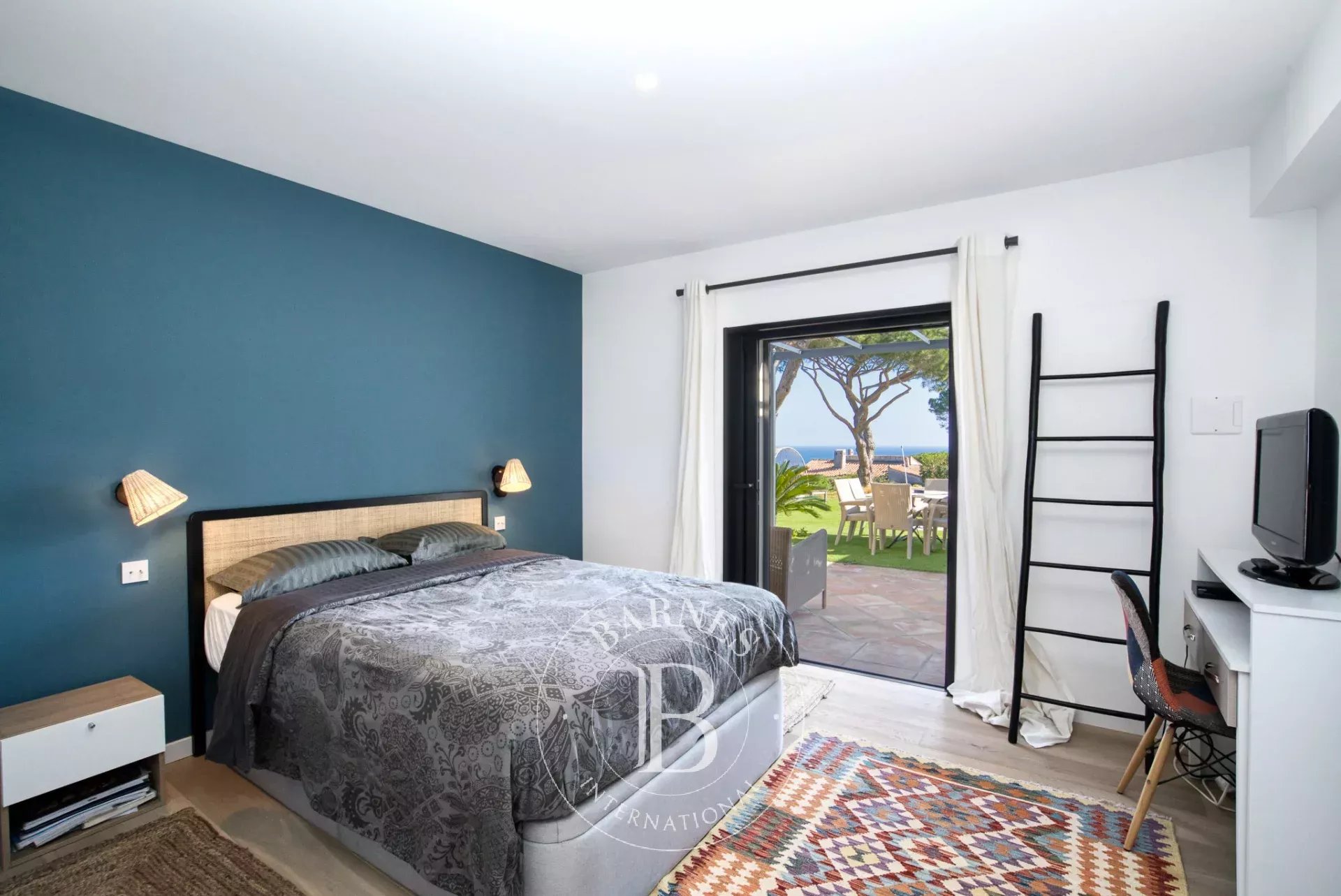 Villa Sainte-Maxime - picture 6