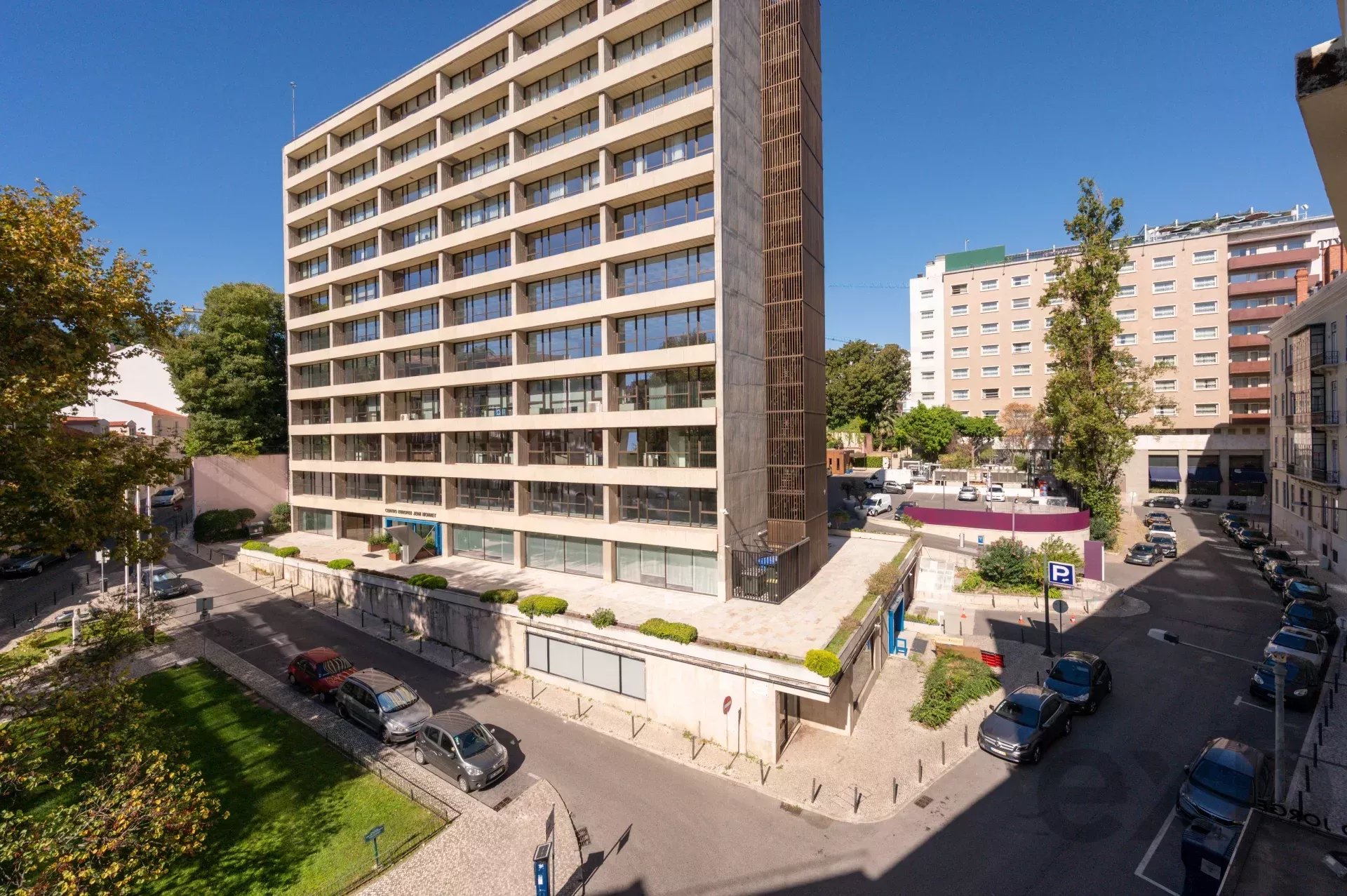 Elegant T2 + 1 Penthouse in Downtown Lisbon 86935832 image 60