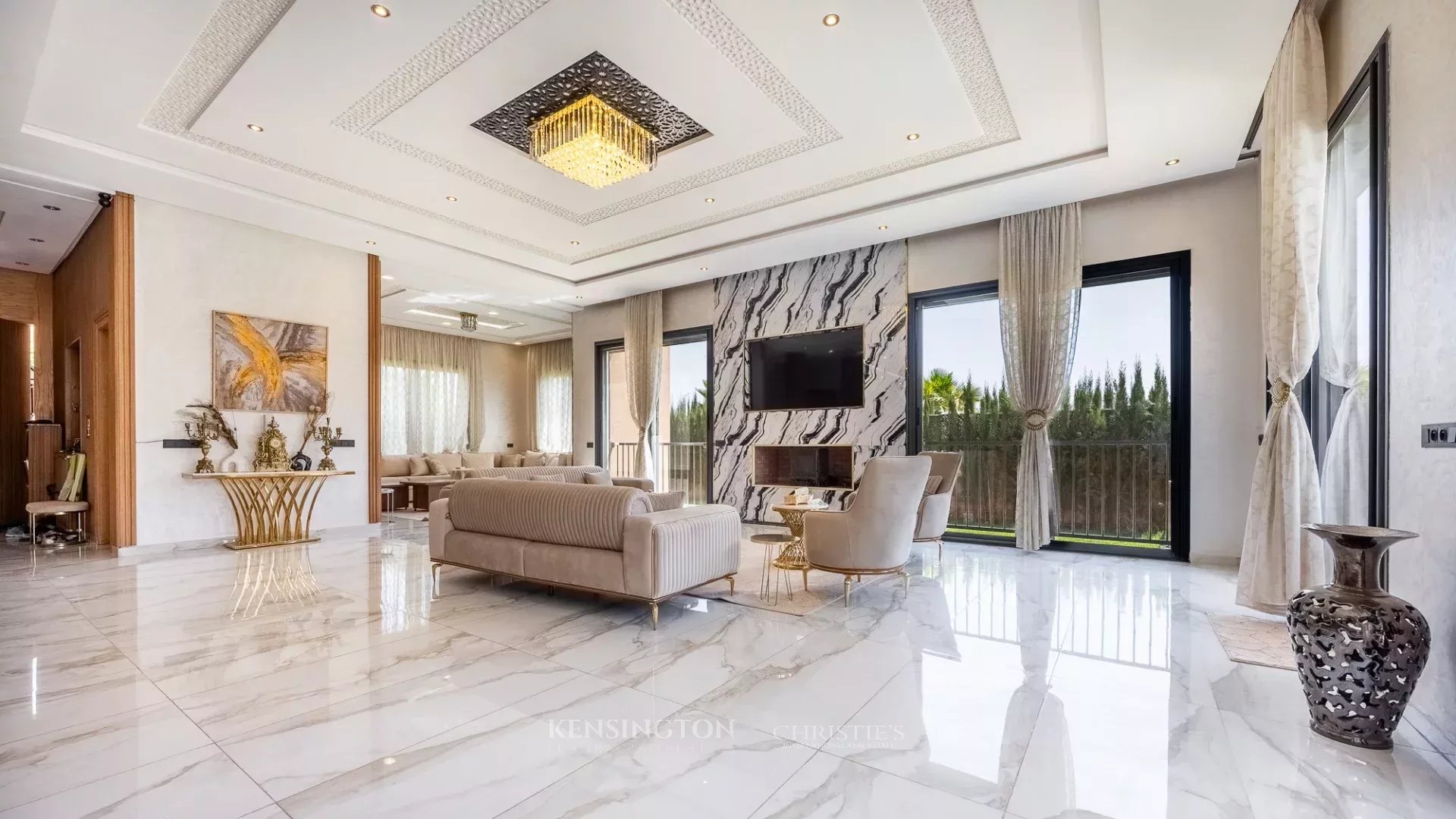 6 Bedroom Villa/Townhouse's Image 3