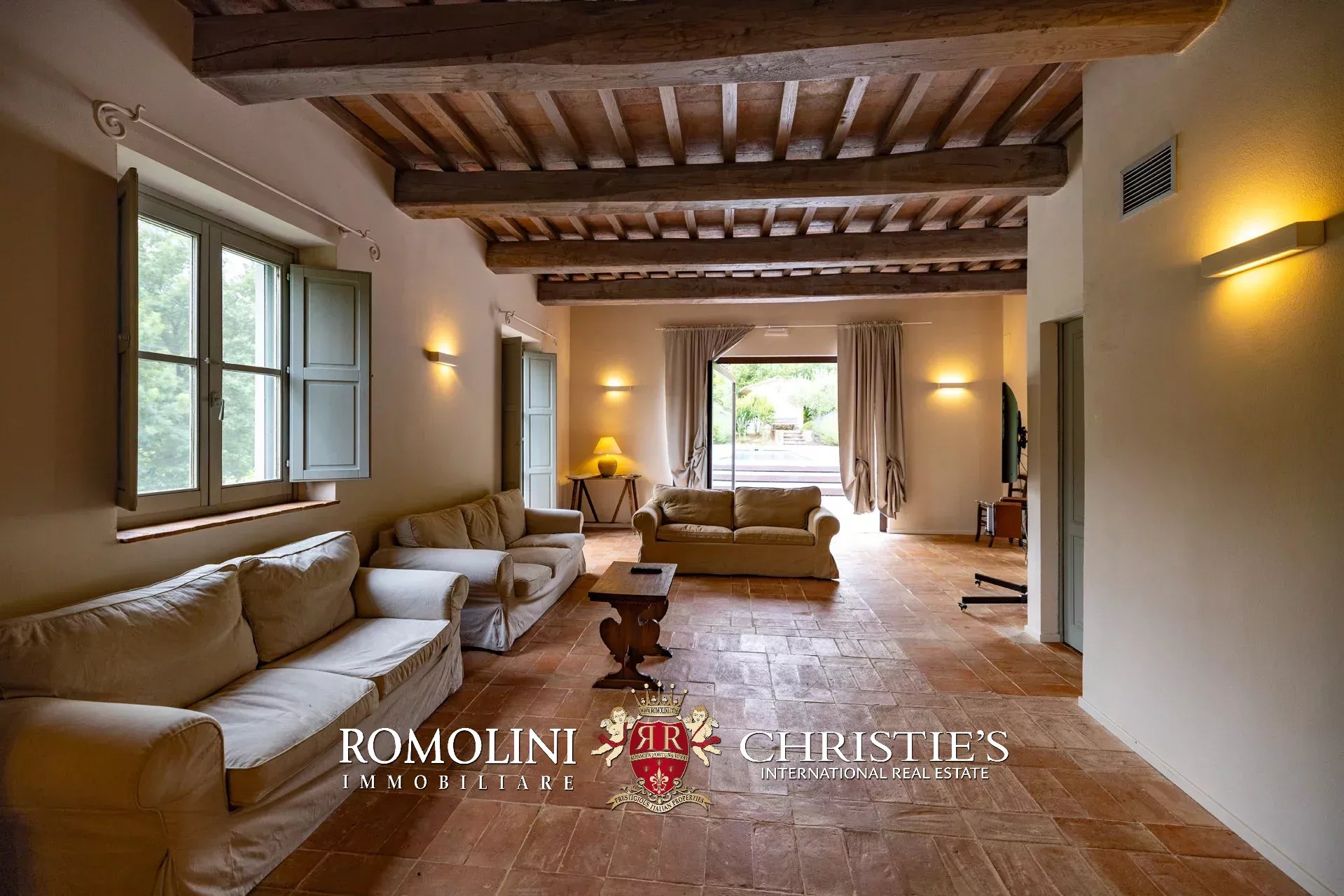 6 Bedroom Villa/Townhouse's Image 42