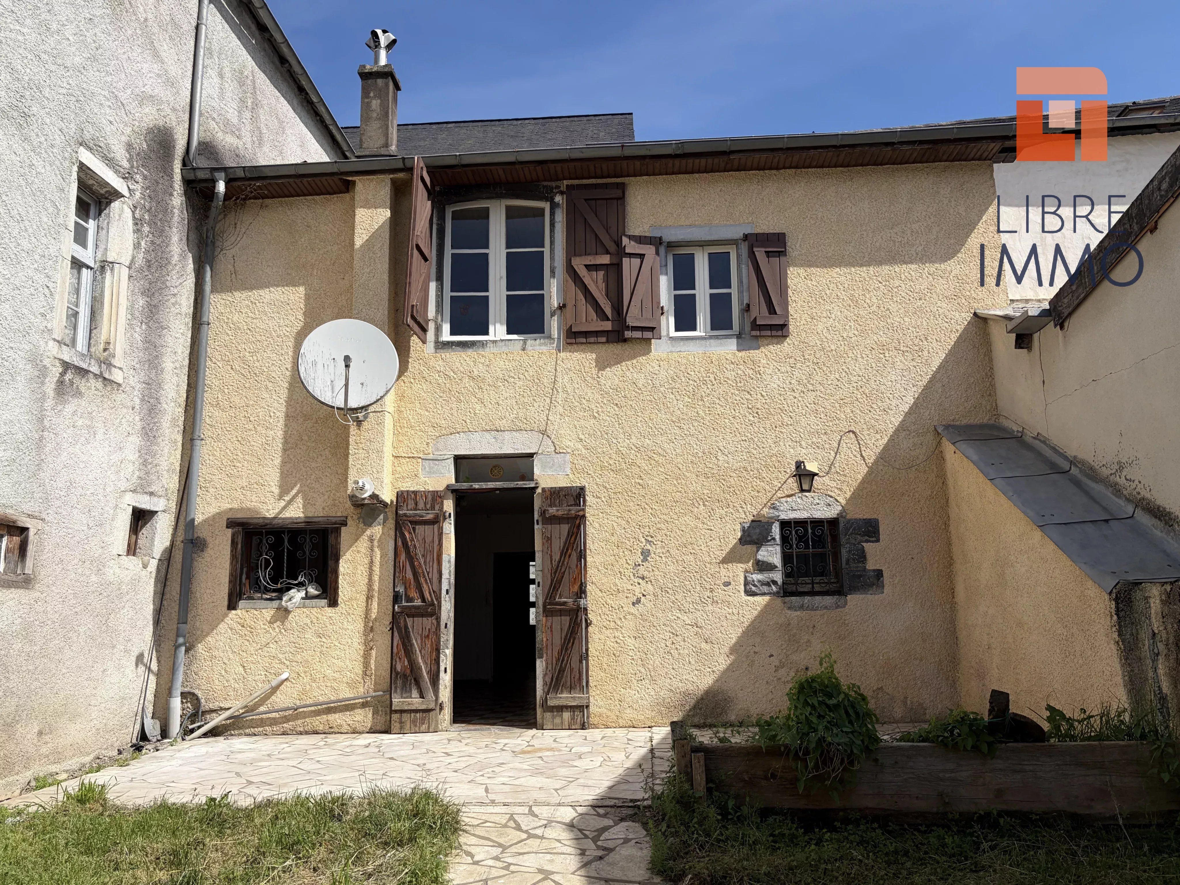 À VENDRE, ARUDY, MAISON DE VILLAGE DE 149 m², GARAGE ET JARDINET