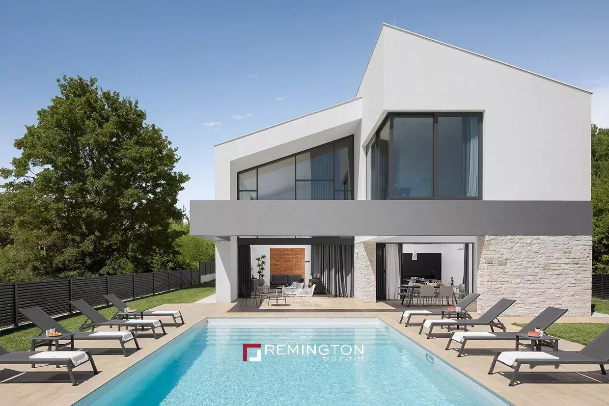 4 Bedroom Villa/Townhouse's Image 20