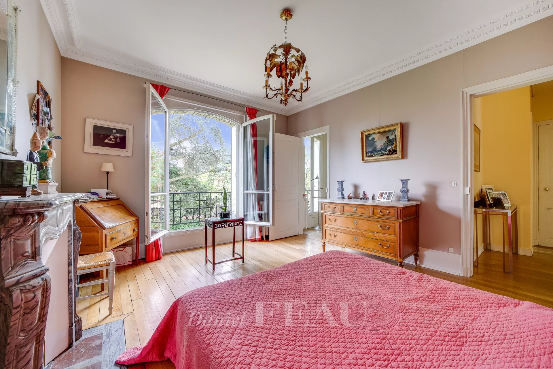 6 Bedroom Villa/Townhouse's Image 7