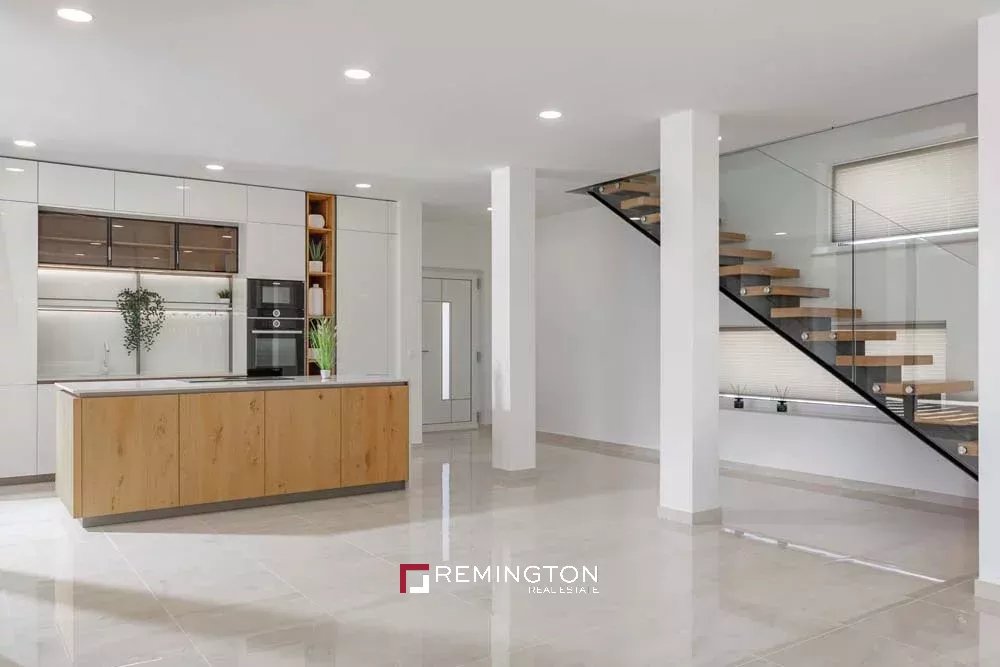 4 Bedroom Villa/Townhouse's Image 9