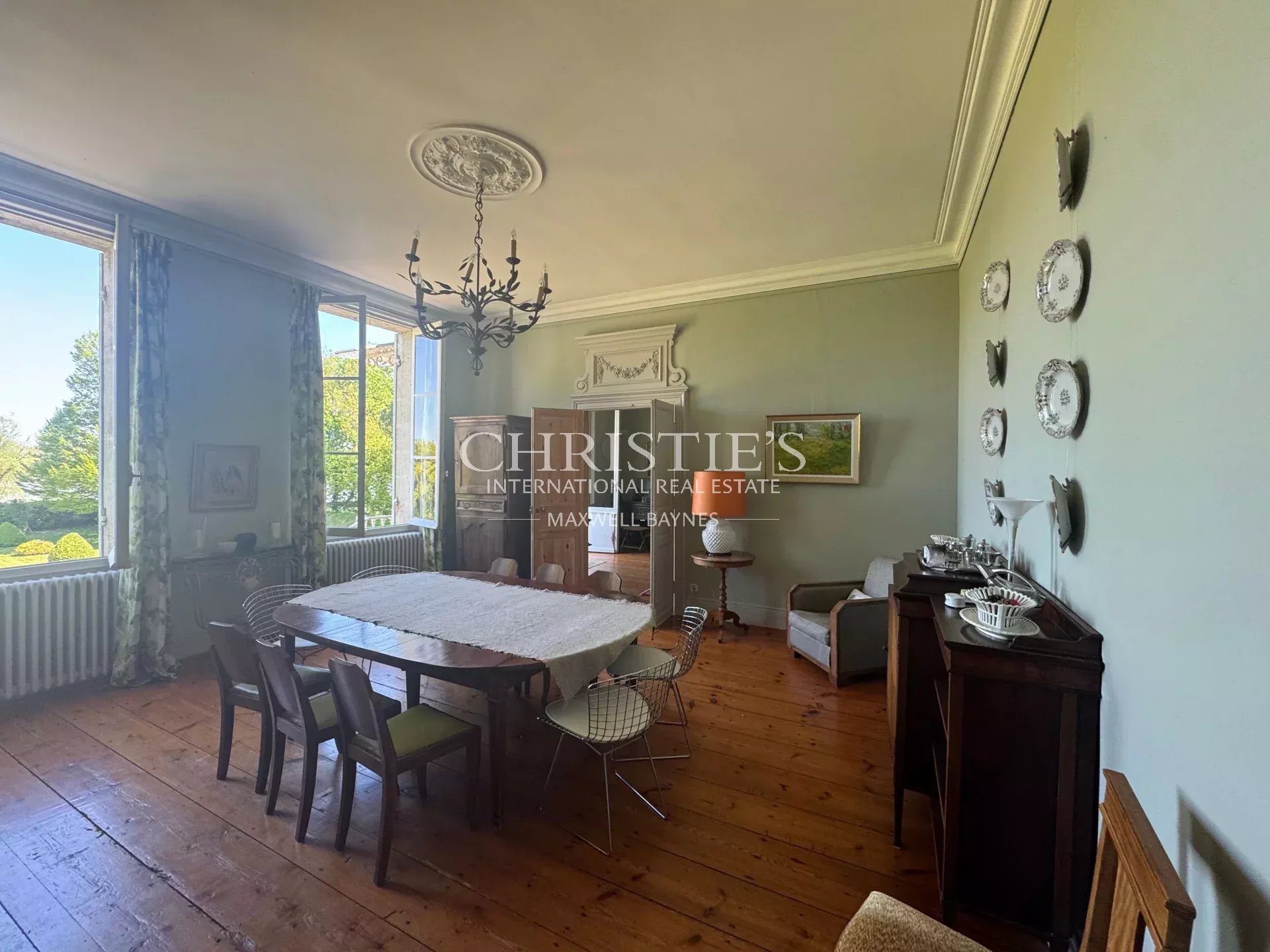 4 Bedroom Villa/Townhouse's Image 6