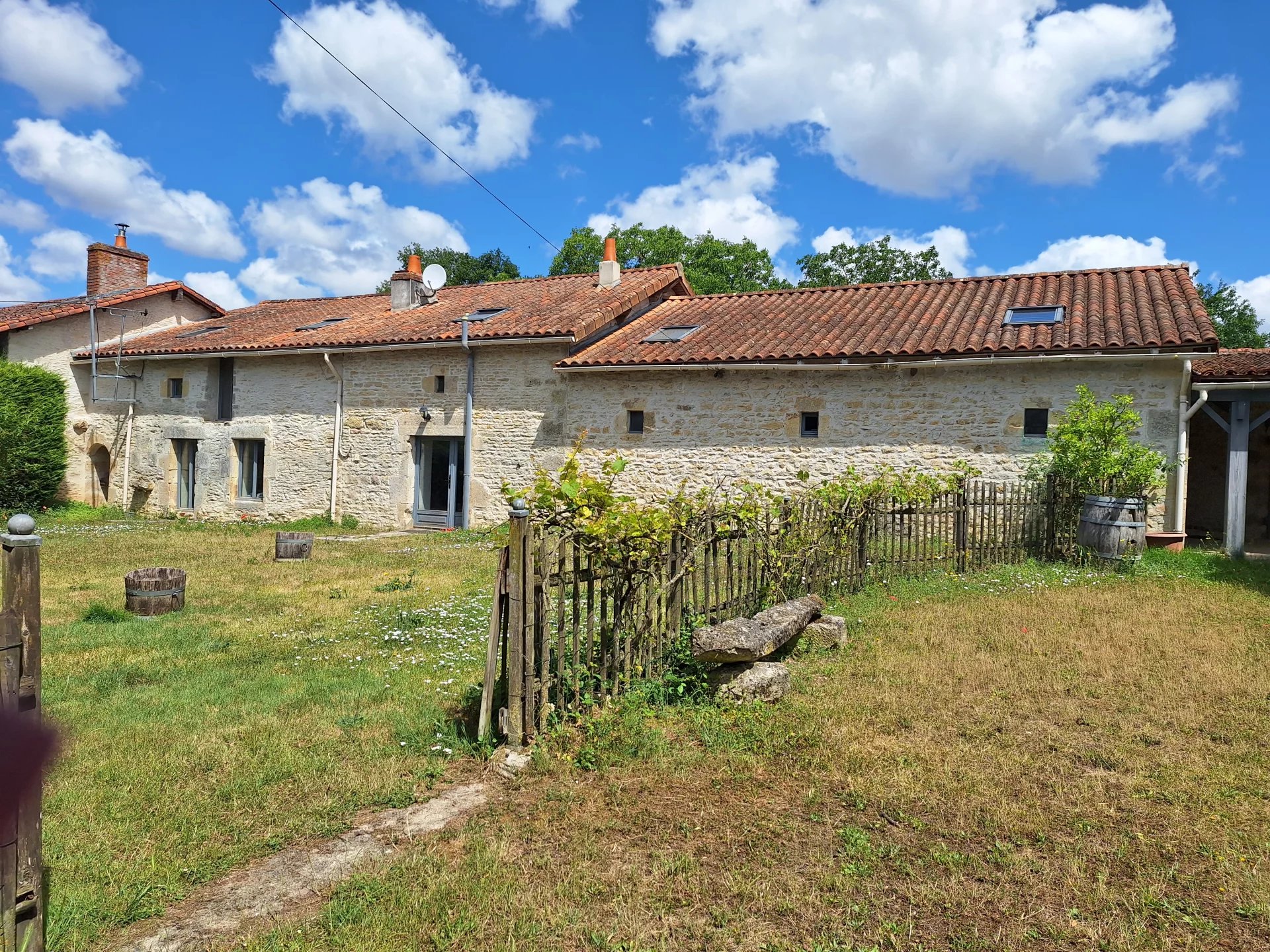 Maison de campagne, grange et terrain