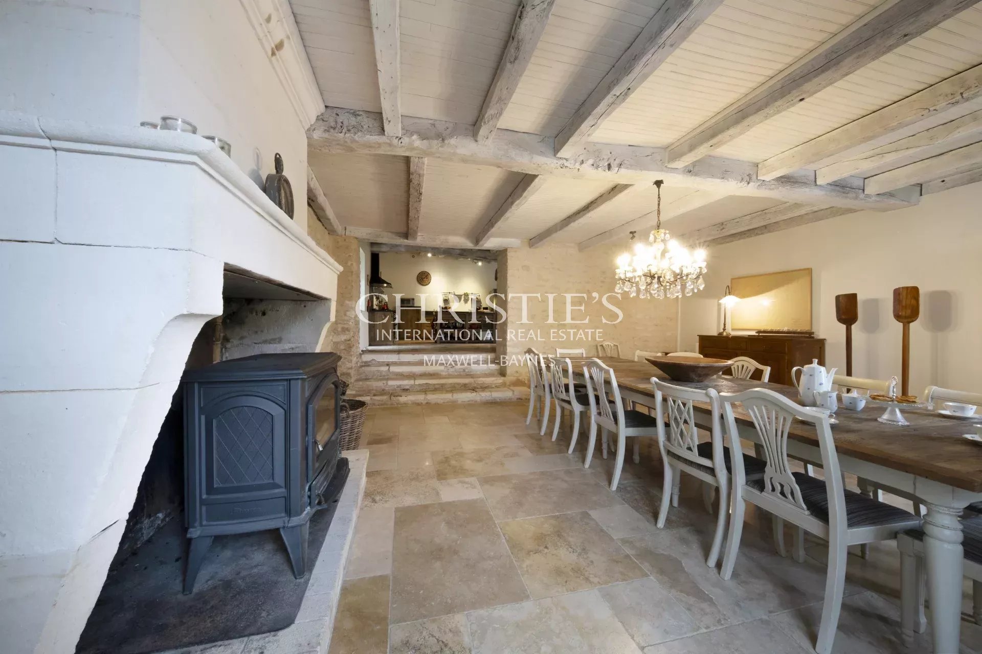 6 Bedroom Villa/Townhouse's Image 8