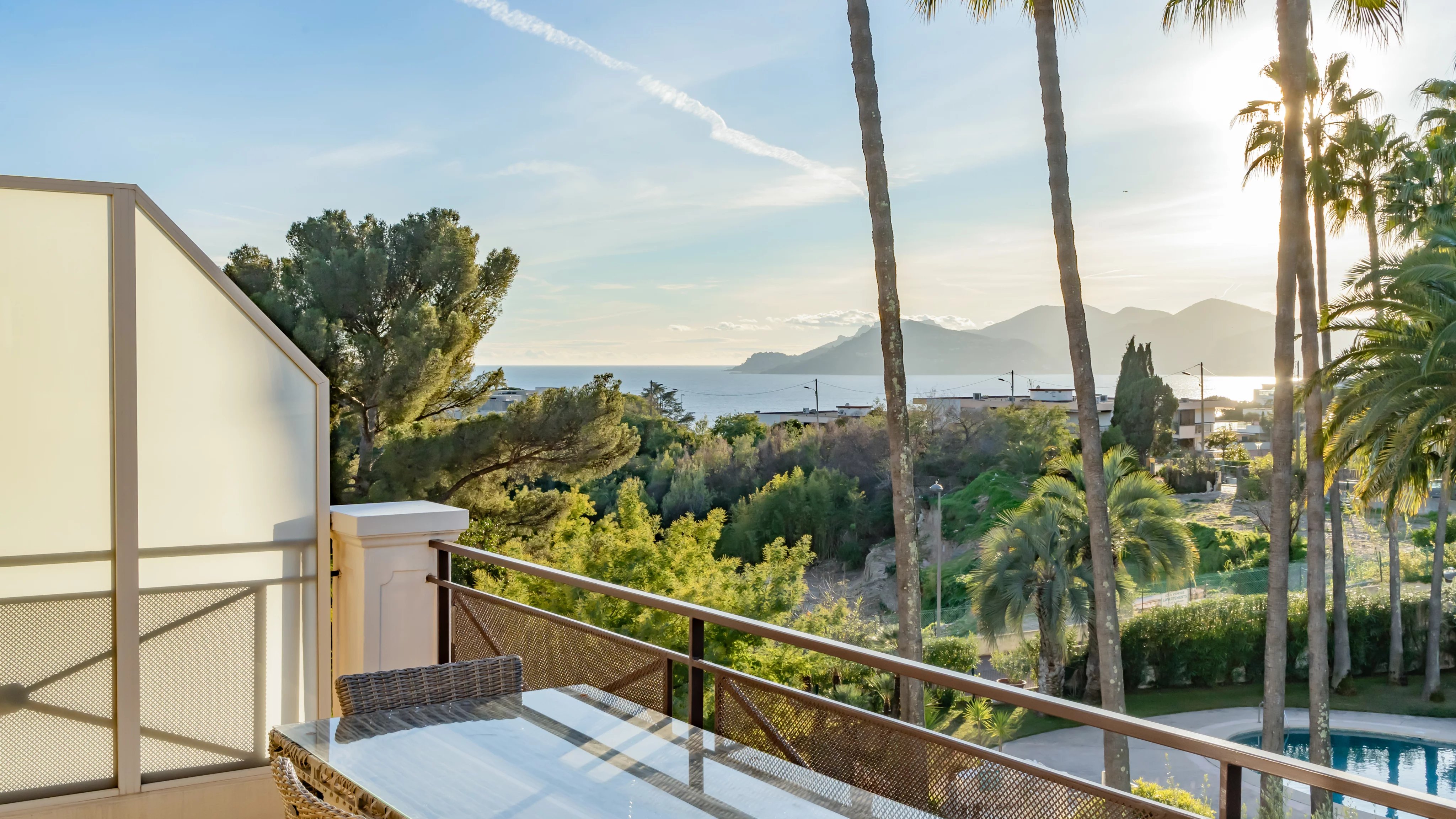 Top floor duplex apartment with sea view - Croix des Gardes