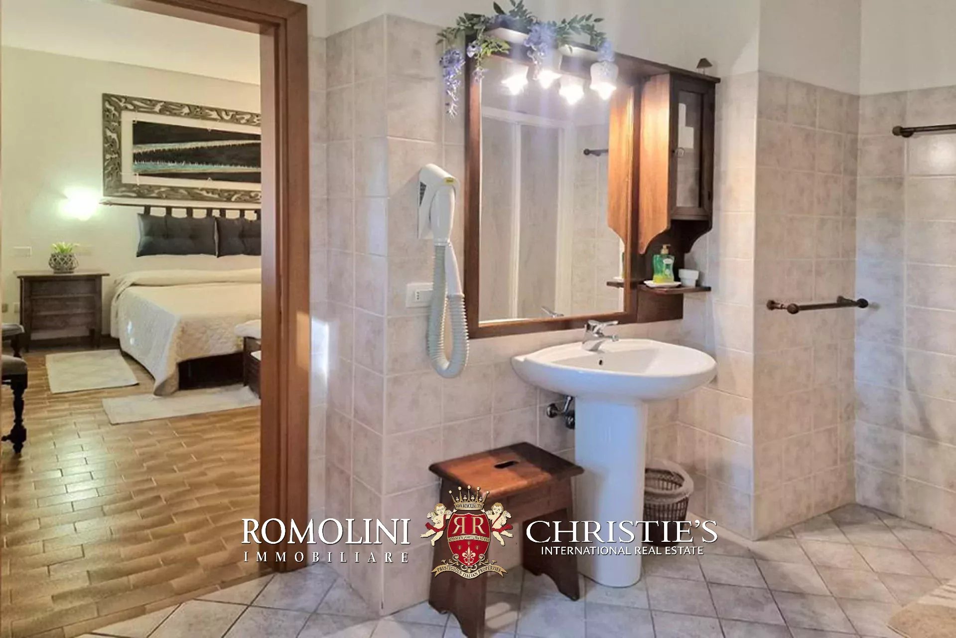 11 Bedroom Villa/Townhouse's Image 19