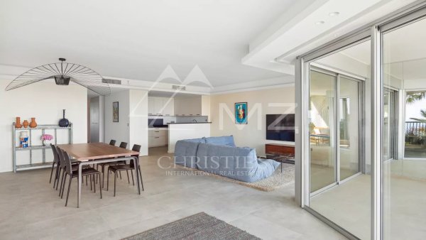 SOLE AGENT : Superb 4-room apartment with panoramic sea view — photo 6