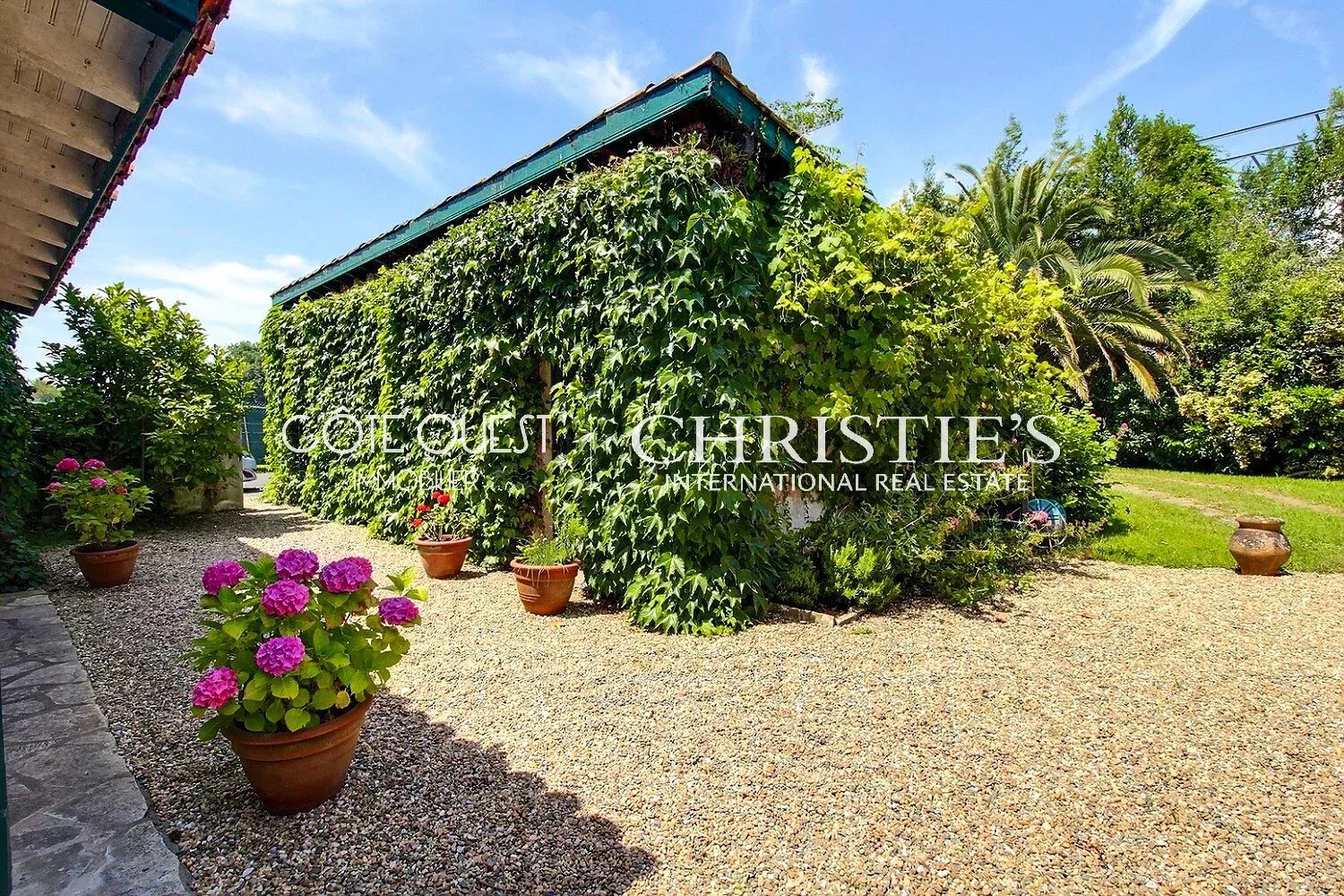 4 Bedroom Villa/Townhouse's Image 9
