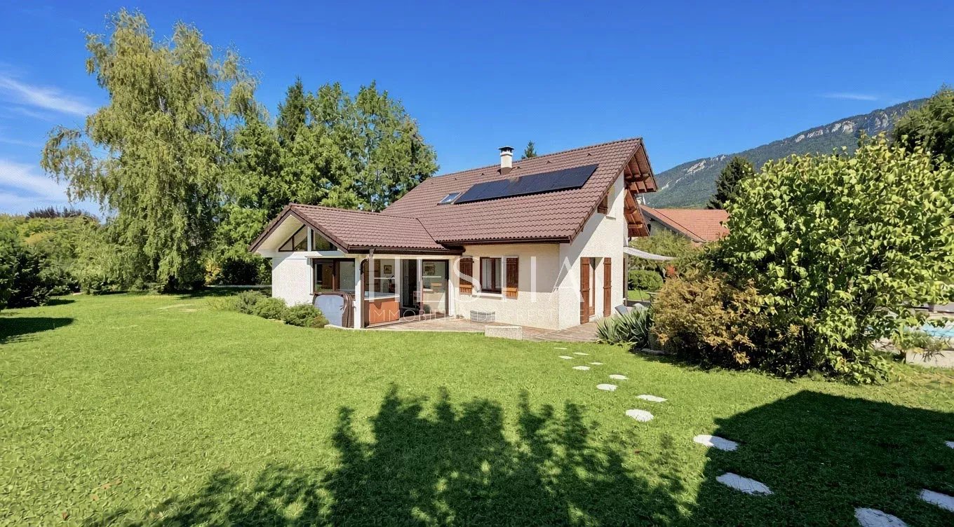 Maison individuelle avec piscine