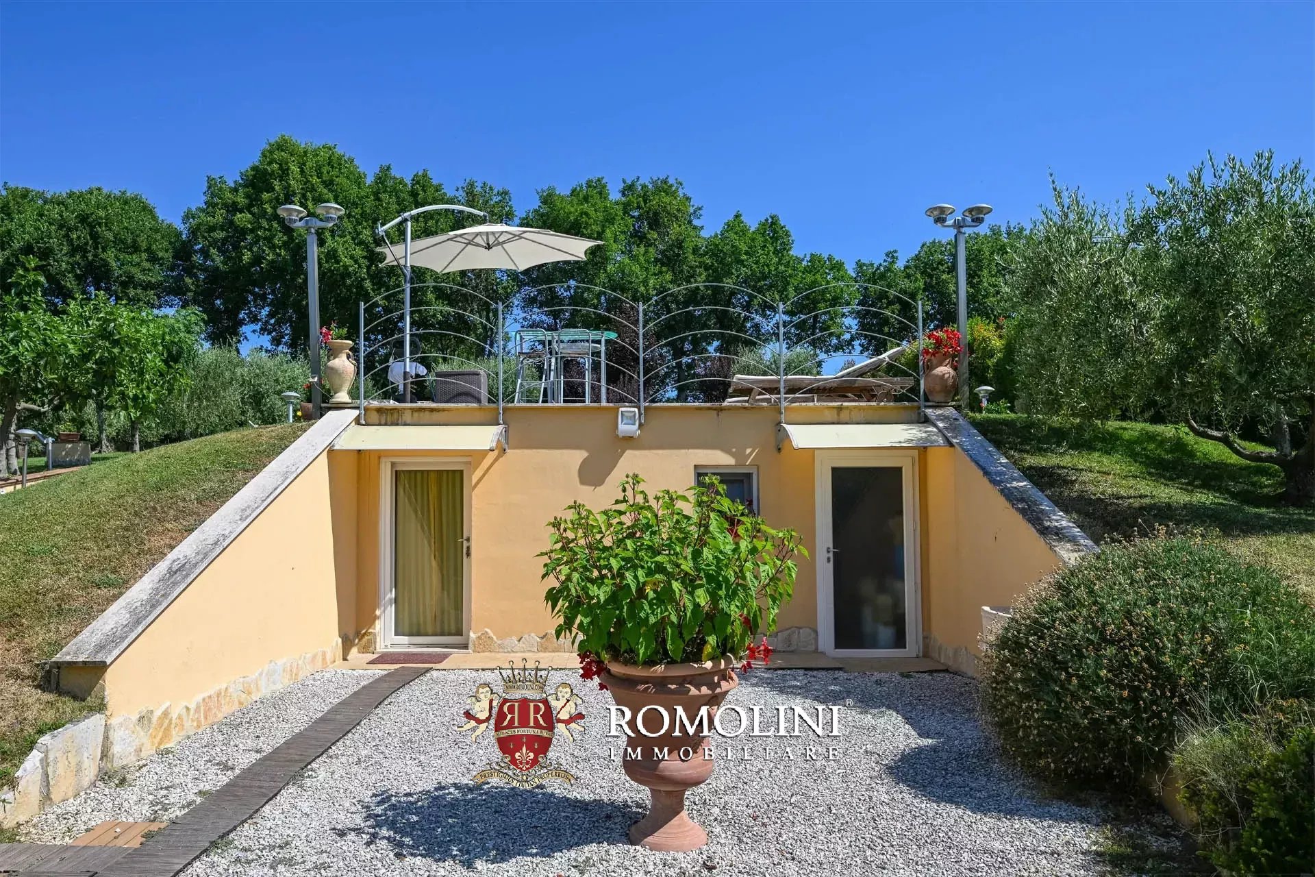 3 Bedroom Villa/Townhouse's Image 21