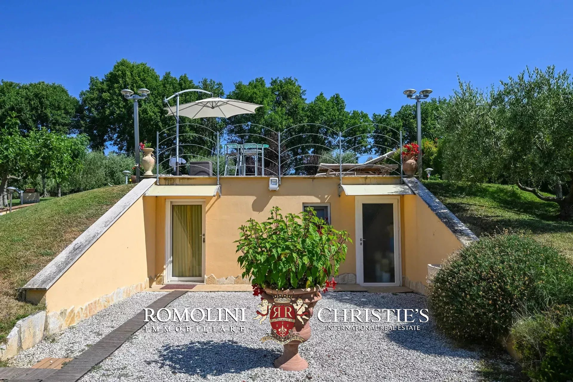 3 Bedroom Villa/Townhouse's Image 21
