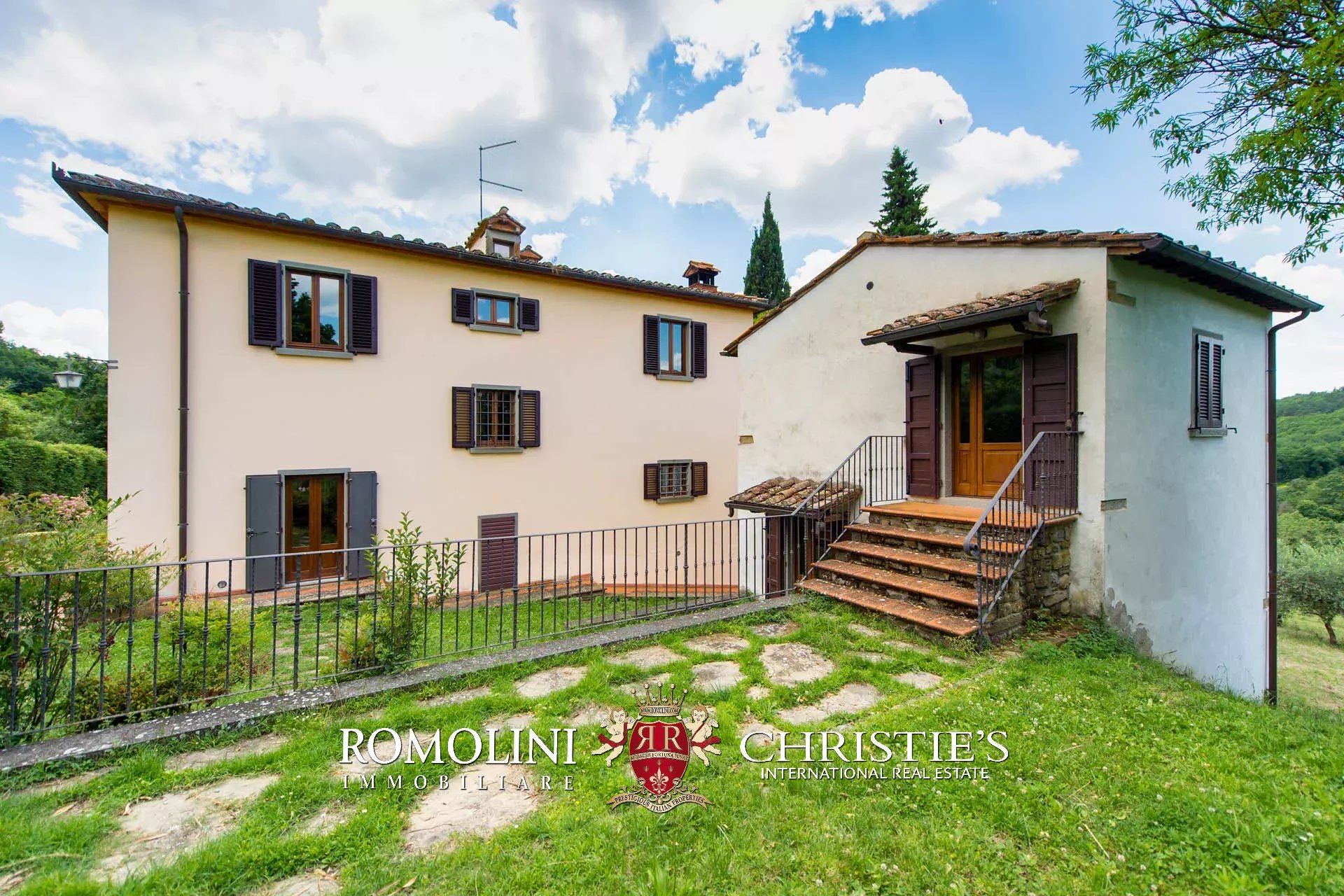 6 Bedroom Villa/Townhouse's Image 7