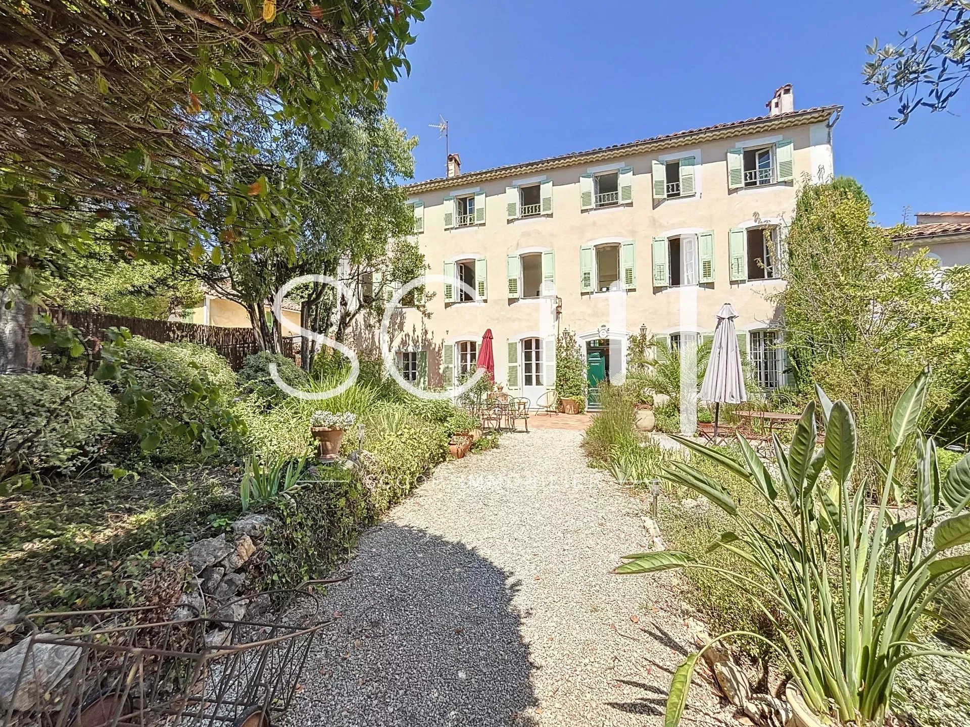 Agence immobilière de 