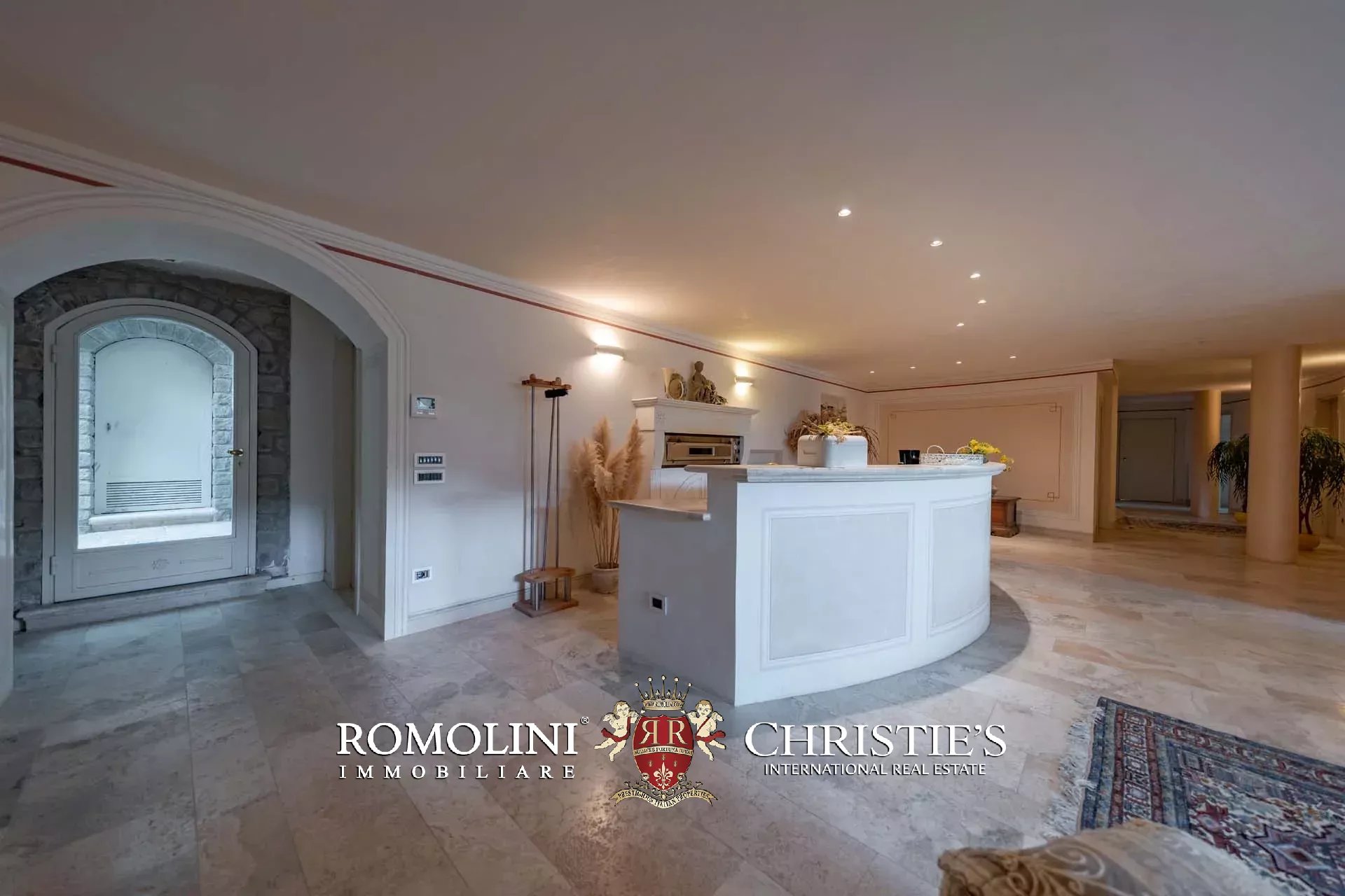 10 Bedroom Villa/Townhouse's Image 74