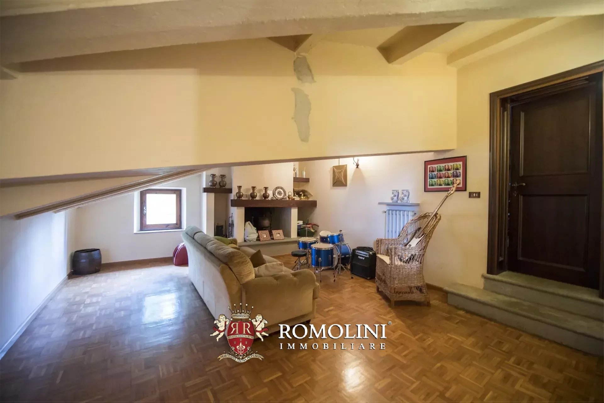6 Bedroom Villa/Townhouse's Image 47