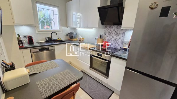 HOUSE WITH 6 ROOMS + GARAGE AND PARKING – LE CANNET — photo 5