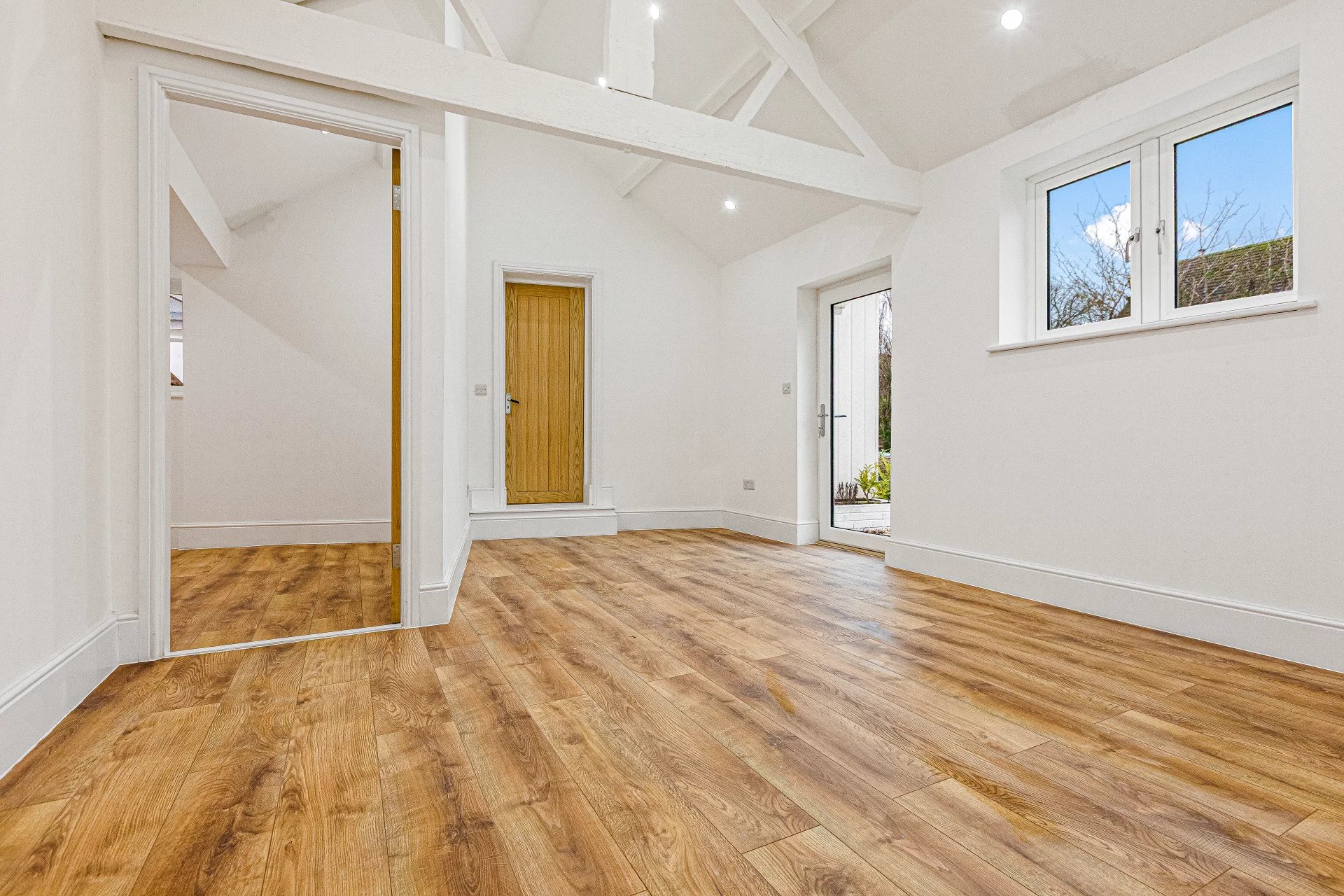 Glooston | Leicestershire | Village Home | 5 Bedrooms | 6 Bathrooms | 4,221 sqft | £1.7M | Ref: 86704885