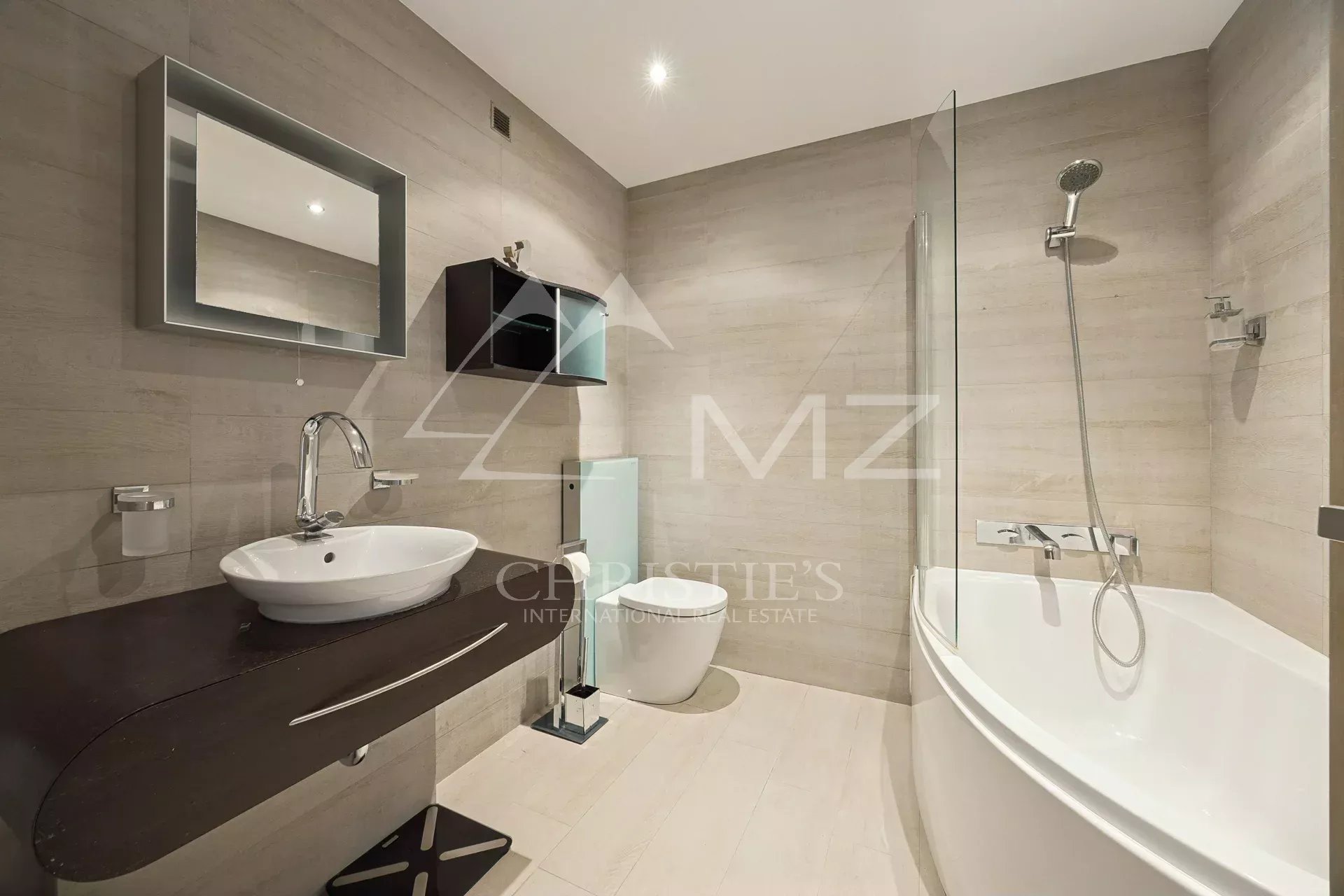 3 Bedroom Apartment/Flat's Image 8