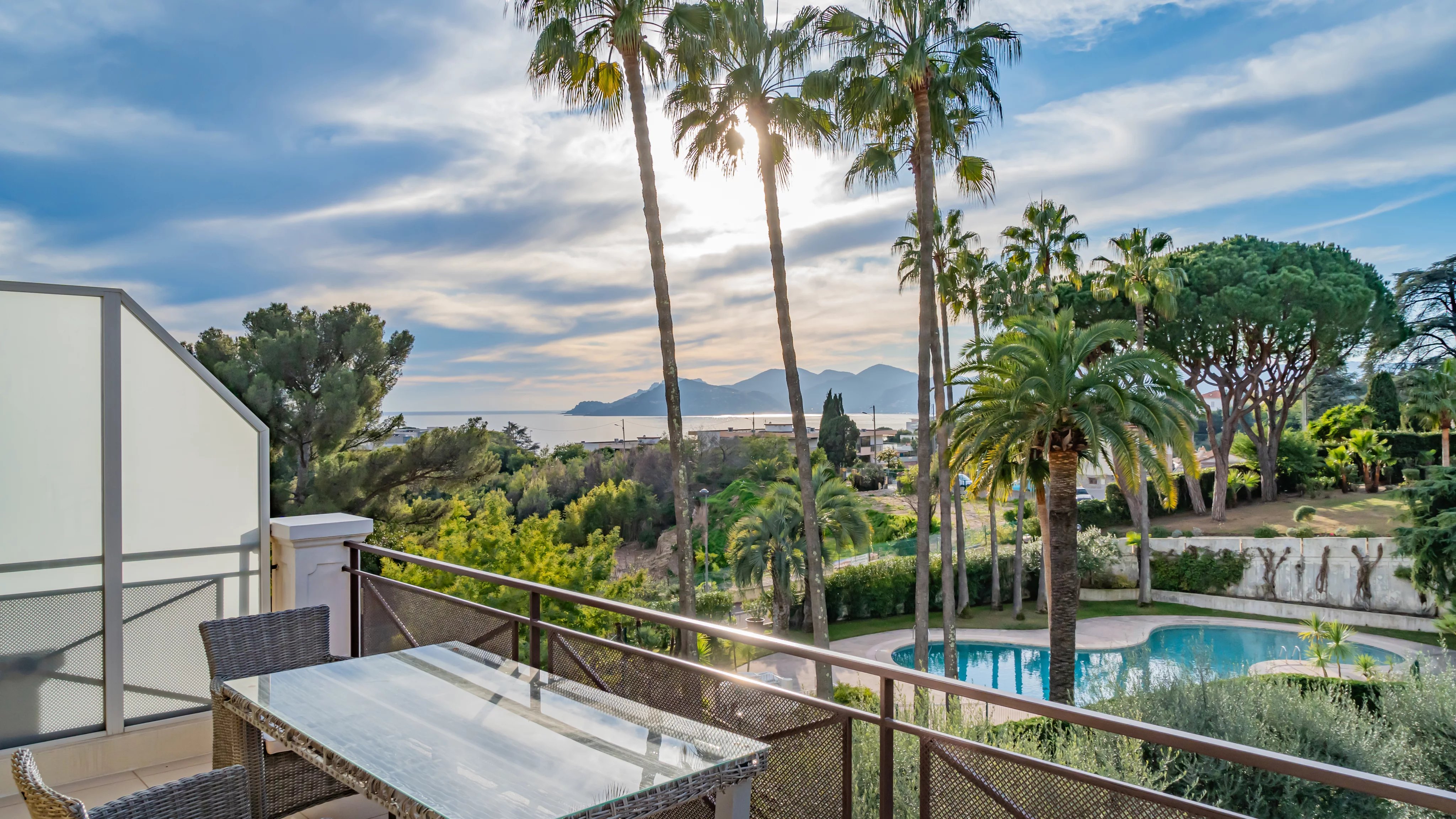 Sale Apartment Cannes Croix des Gardes