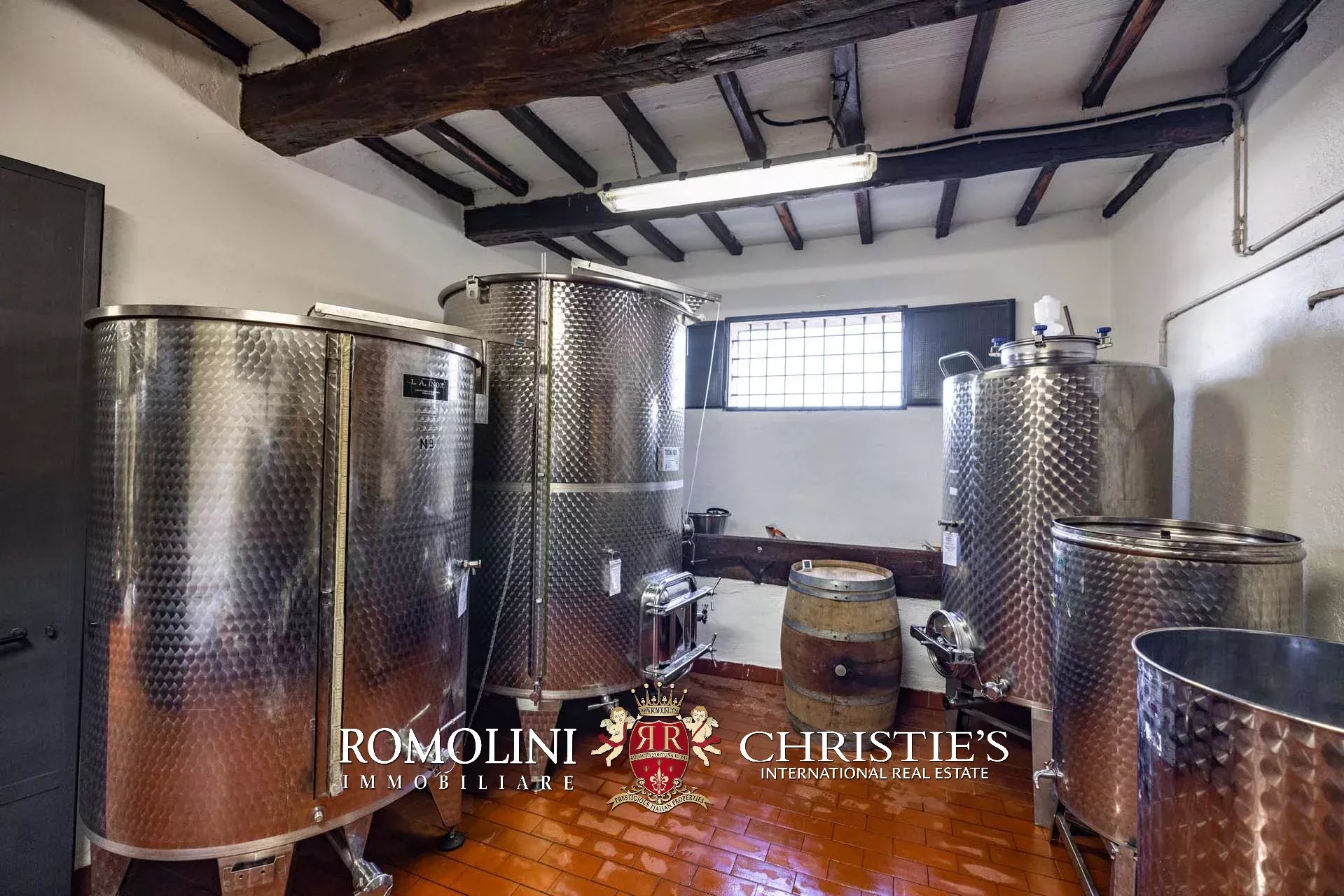 5 Bedroom Vineyard's Image 74