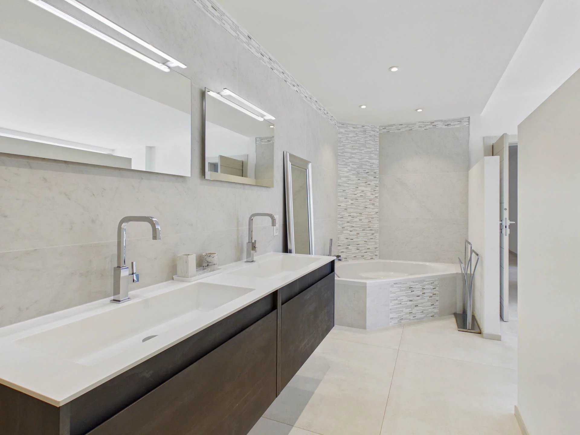 Modern villa with swimming pool - Seillans