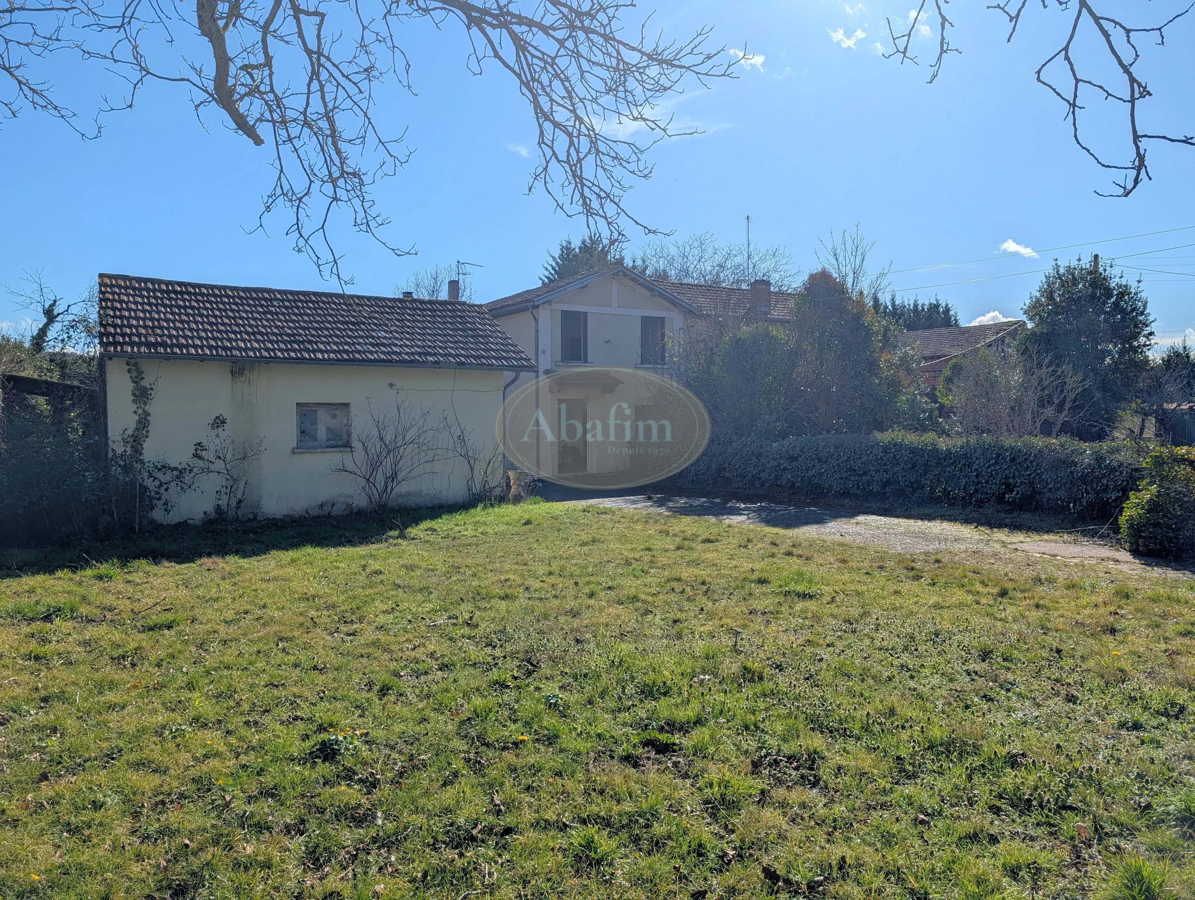 Grande maison à rénover - Photo 3