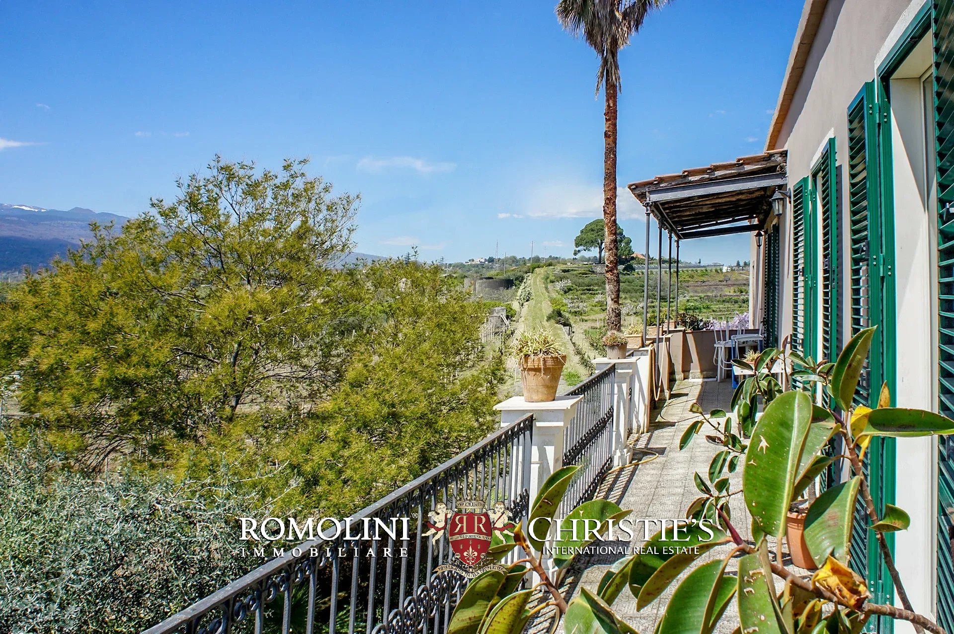 9 Bedroom Vineyard's Image 73