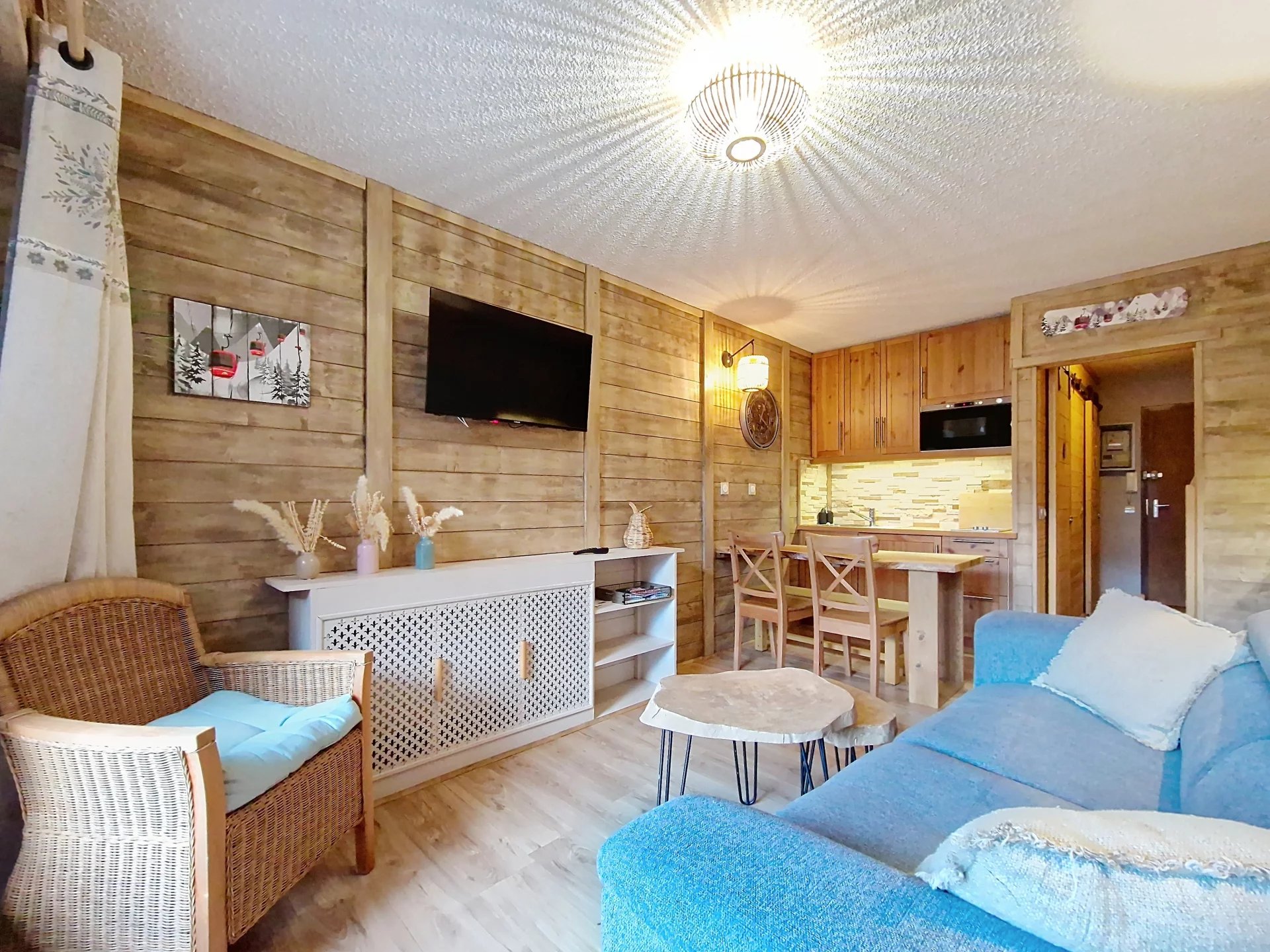 STUDIO RENOVE PROCHE LAC DE VONNES