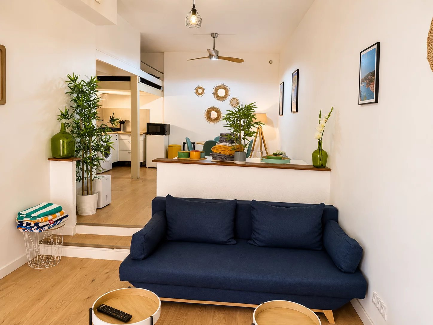 VILLEFRANCHE-SUR-MER - CHARMING 39M2 APARTMENT WITH EXPOSED BEAMS