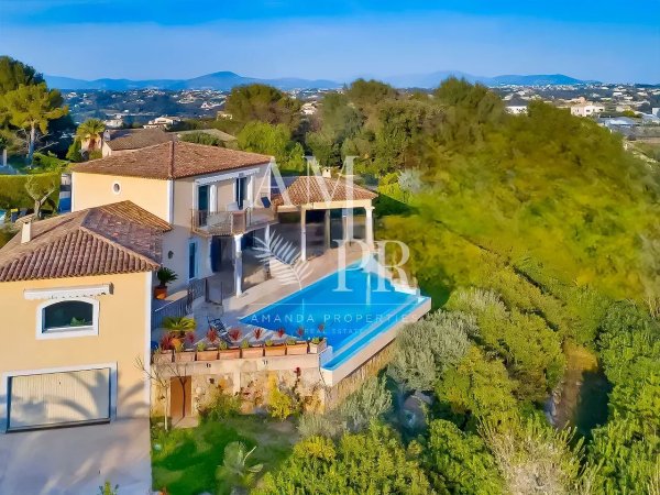 ATYPICAL VILLA WITH SEA VIEW IN SAINT PAUL DE VENCE — photo 3